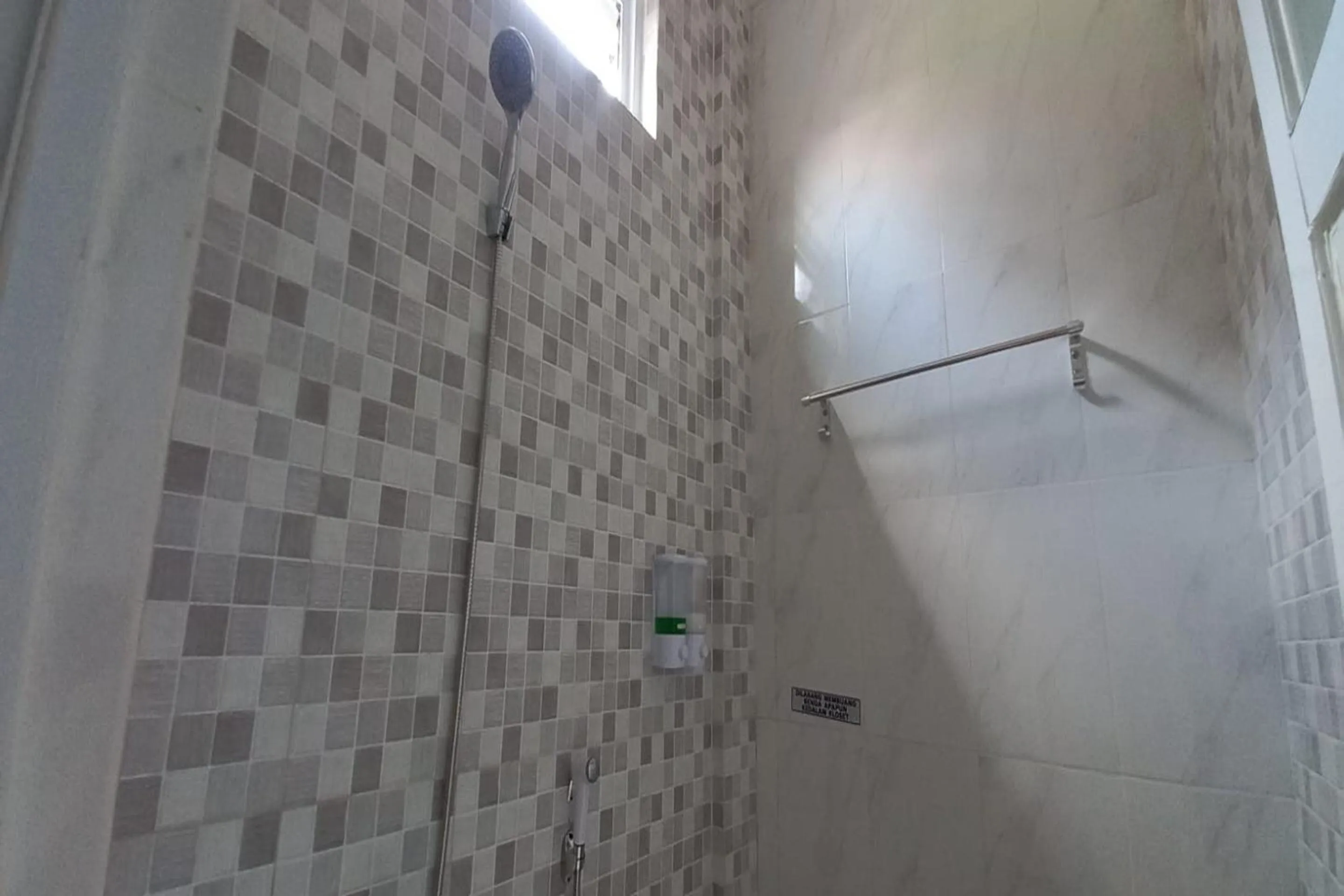 Bathroom in Hotel O Setia Budi Guest House 2