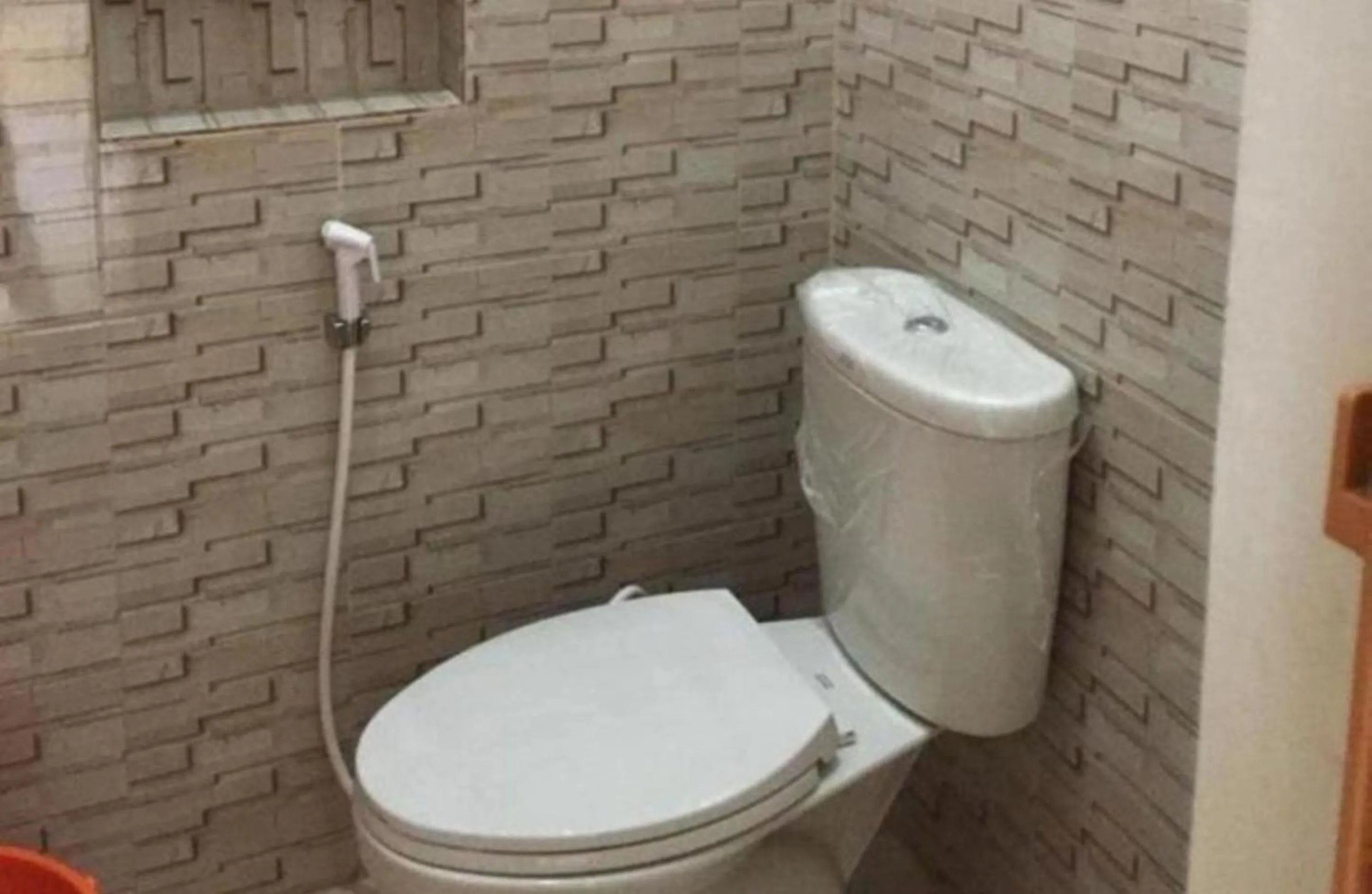 Bathroom in Hotel O Pondom Danu 77