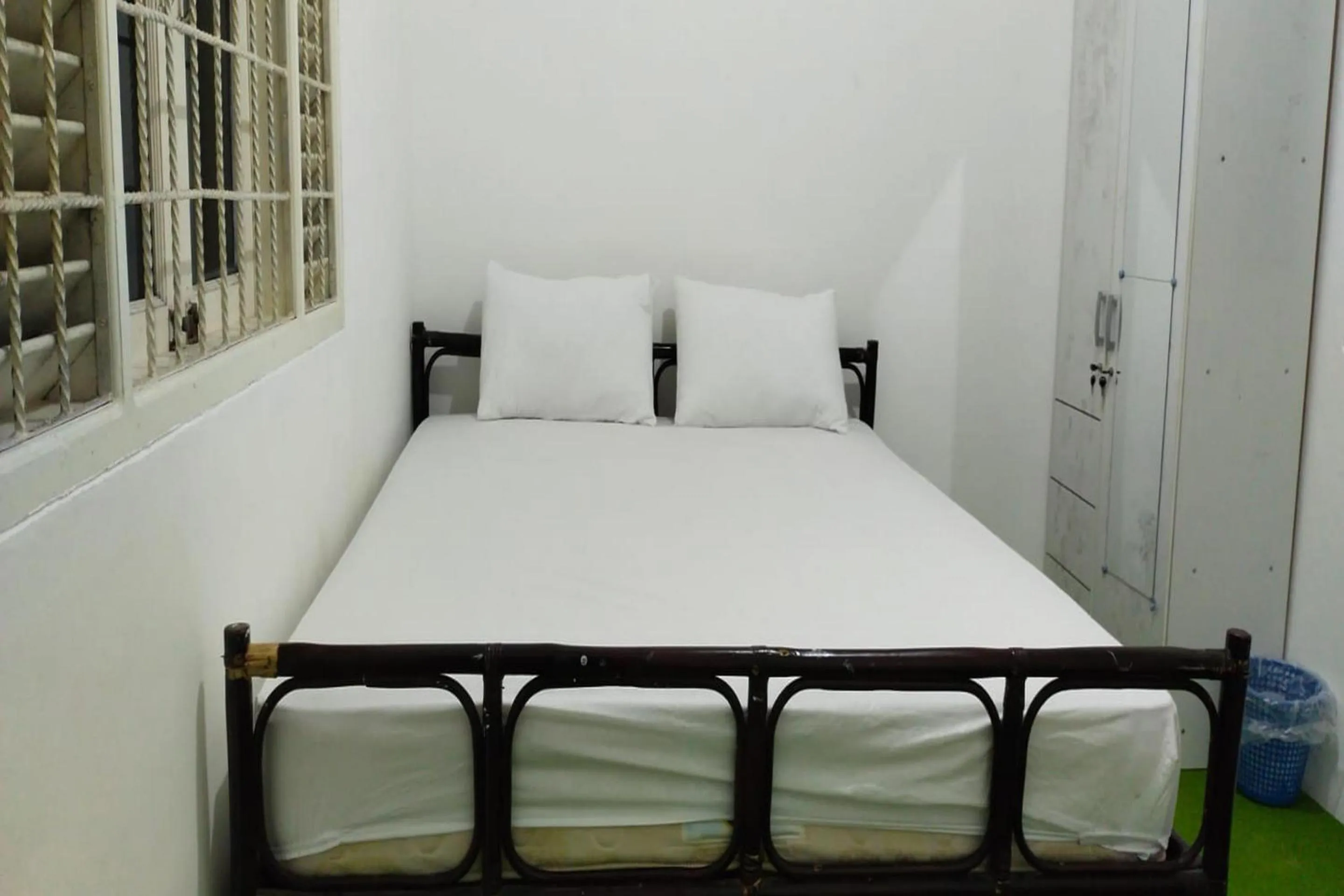 Bedroom, Bed in OYO 93774 Khaira Kos Dan PenginapanNearYani Heahlerr