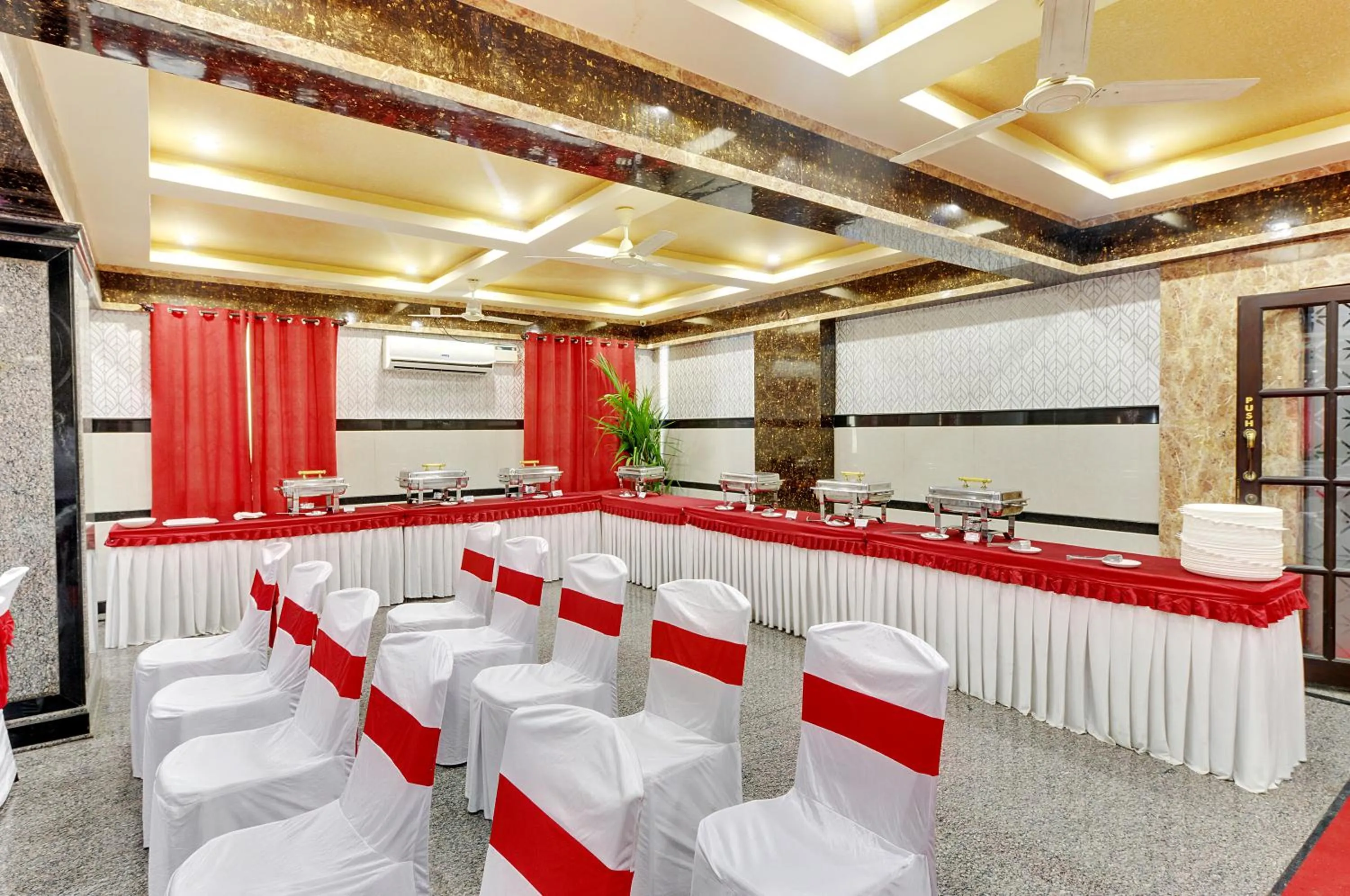 Banquet/Function facilities in Hotel Vista Suites, Bangalore