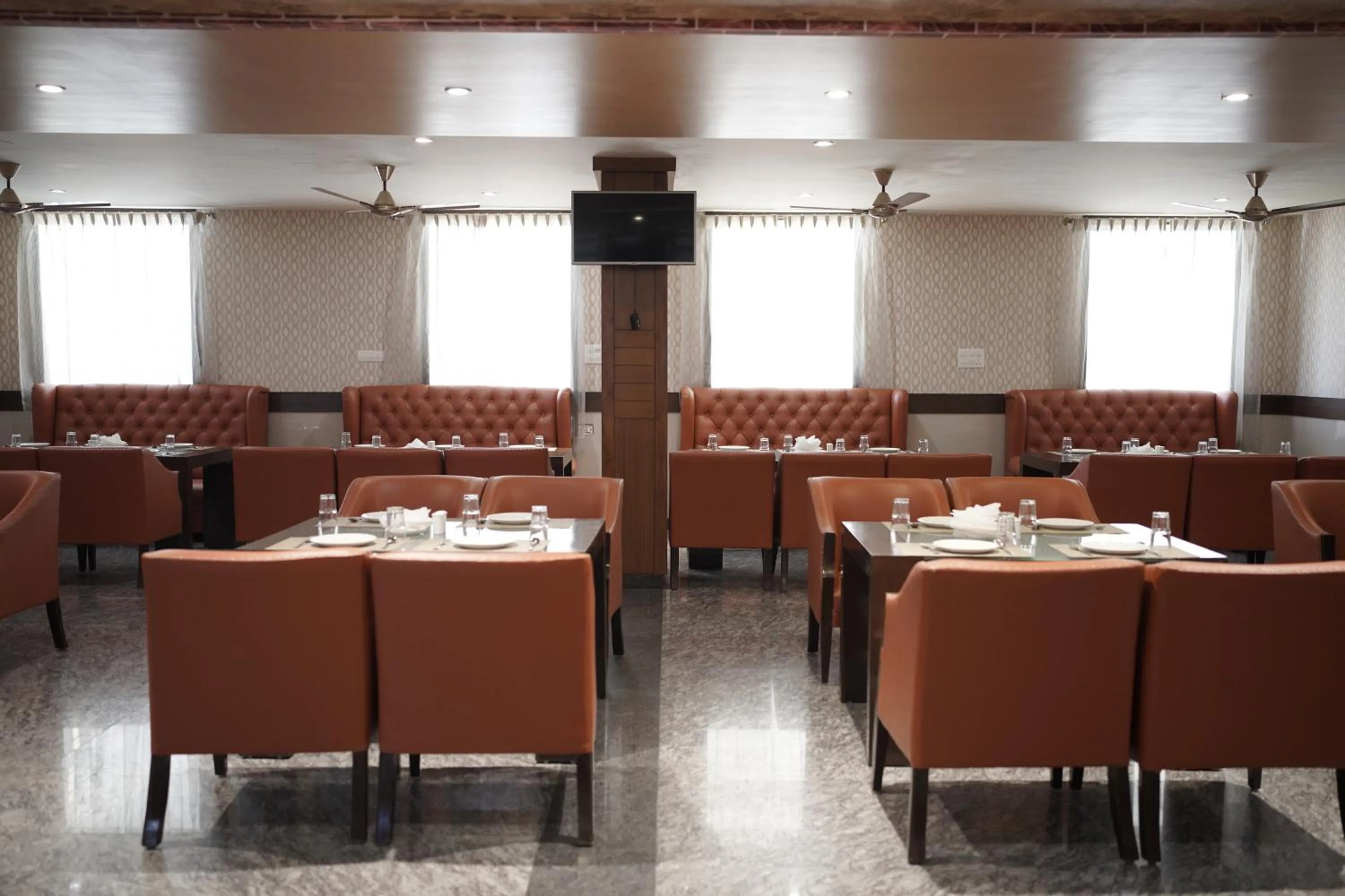 Restaurant/places to eat in Hotel Vista Suites, Bangalore