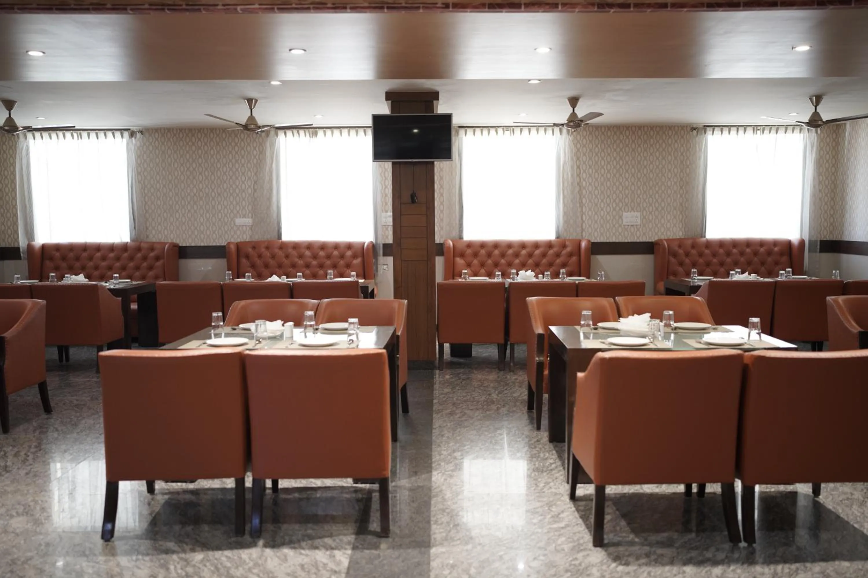 Restaurant/places to eat in Hotel Vista Suites, Bangalore