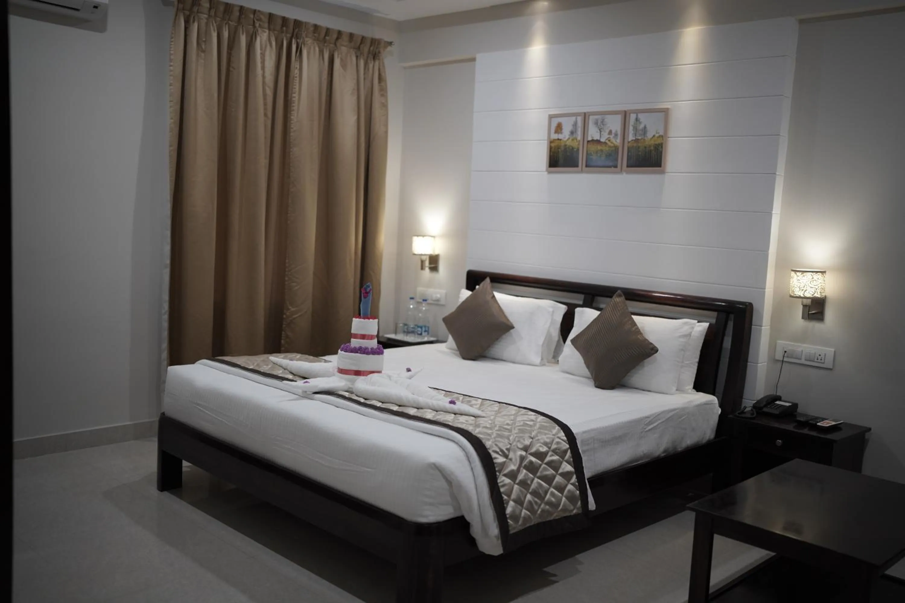 Suite - single occupancy in Hotel Vista Suites, Bangalore