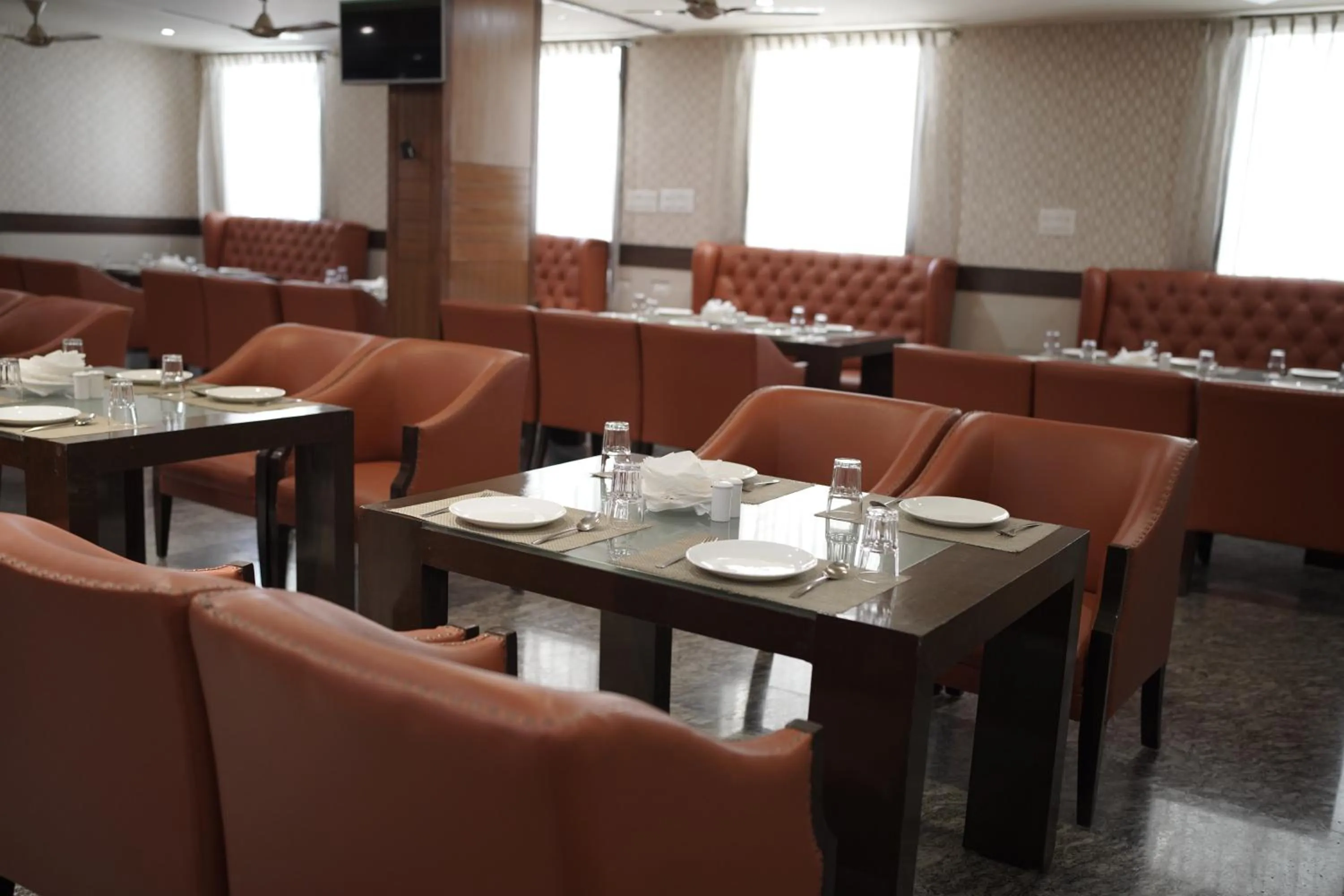 Restaurant/places to eat in Hotel Vista Suites, Bangalore