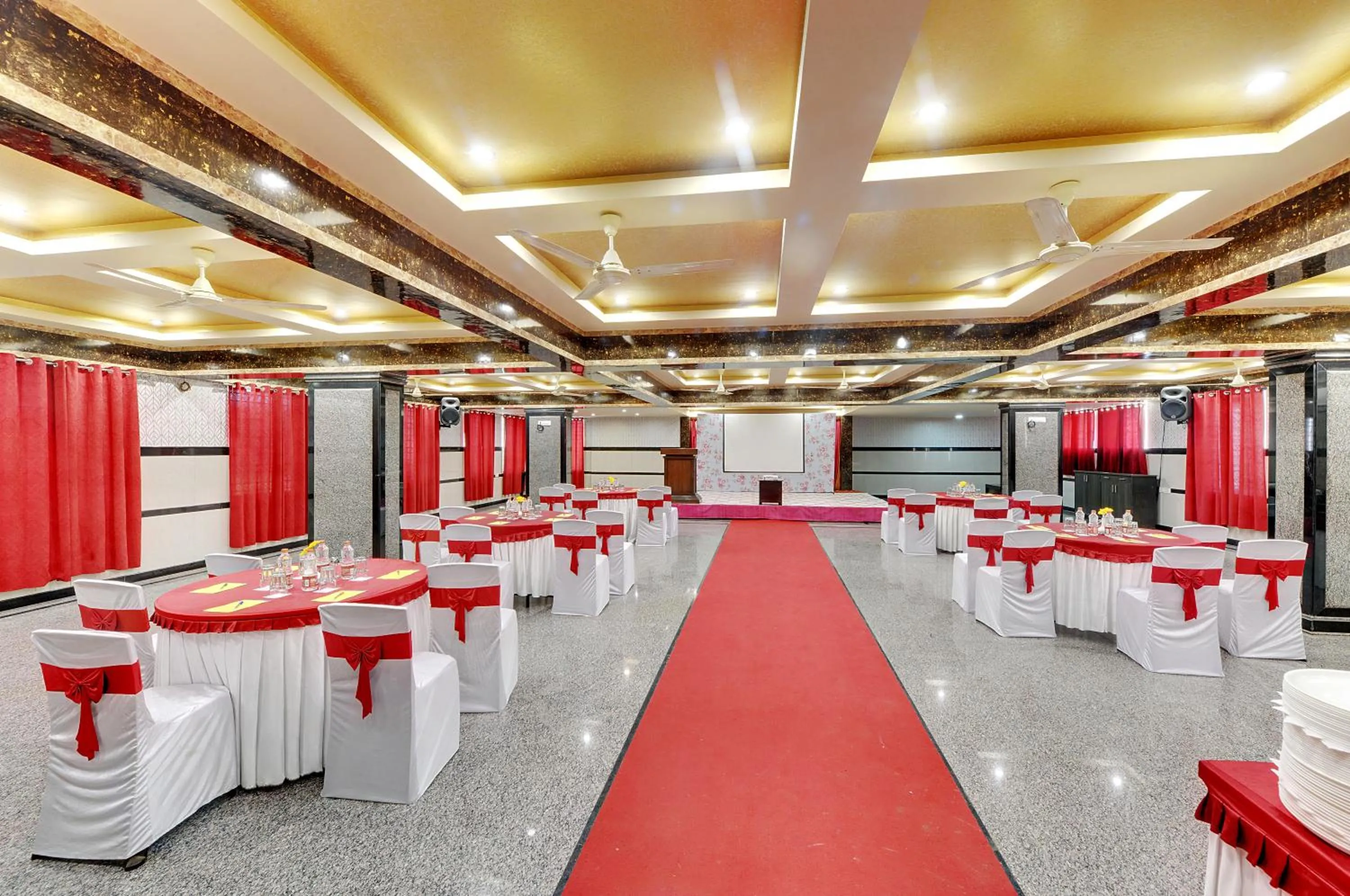 Banquet/Function facilities in Hotel Vista Suites, Bangalore