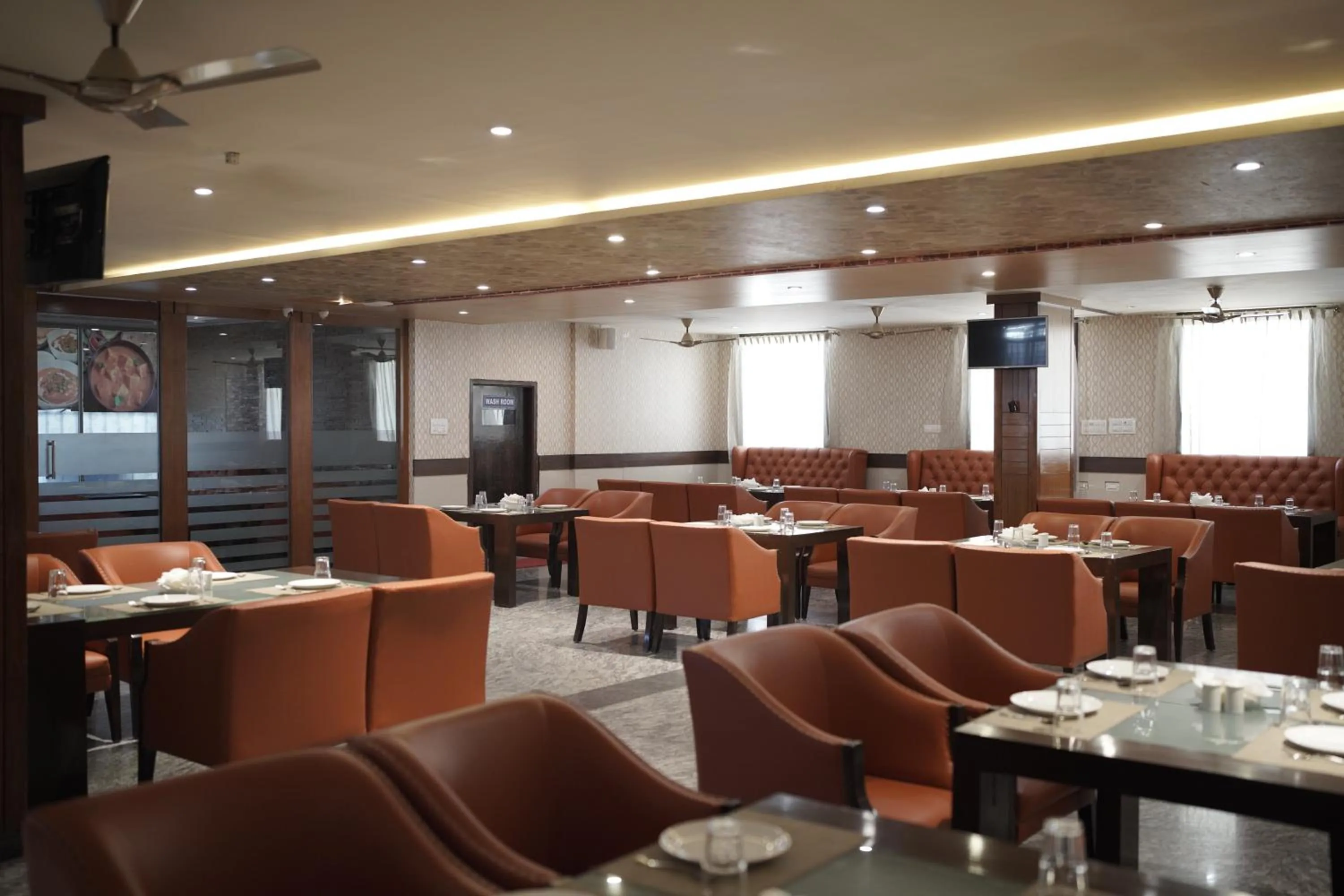 Restaurant/places to eat in Hotel Vista Suites, Bangalore
