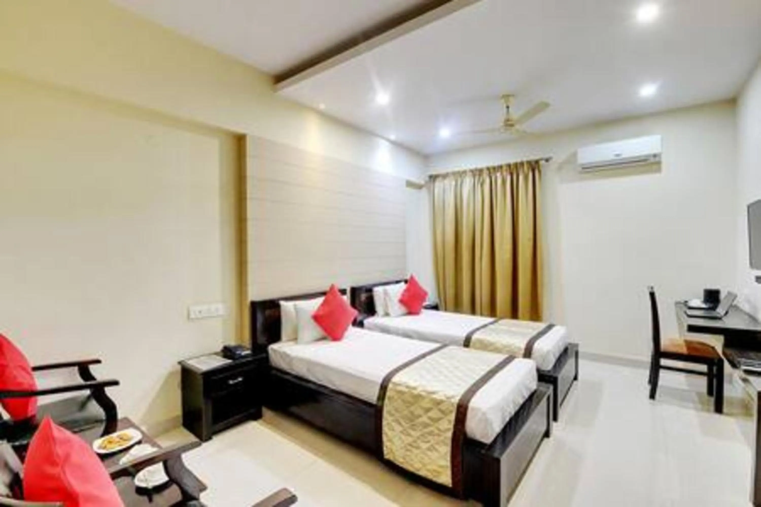Twin Room - single occupancy in Hotel Vista Suites, Bangalore
