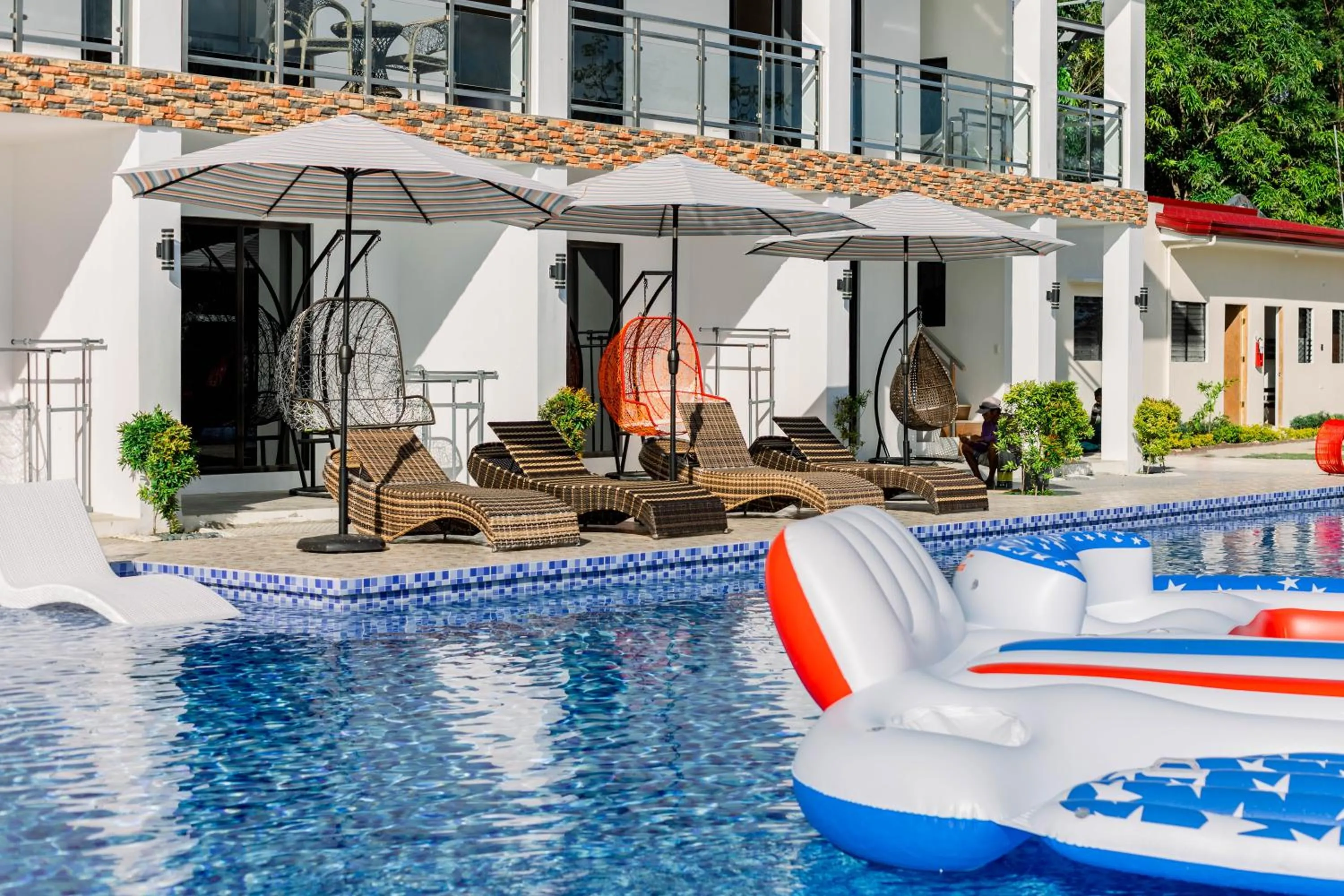 Property building in Sonrisa Resort De Playa by Hiverooms