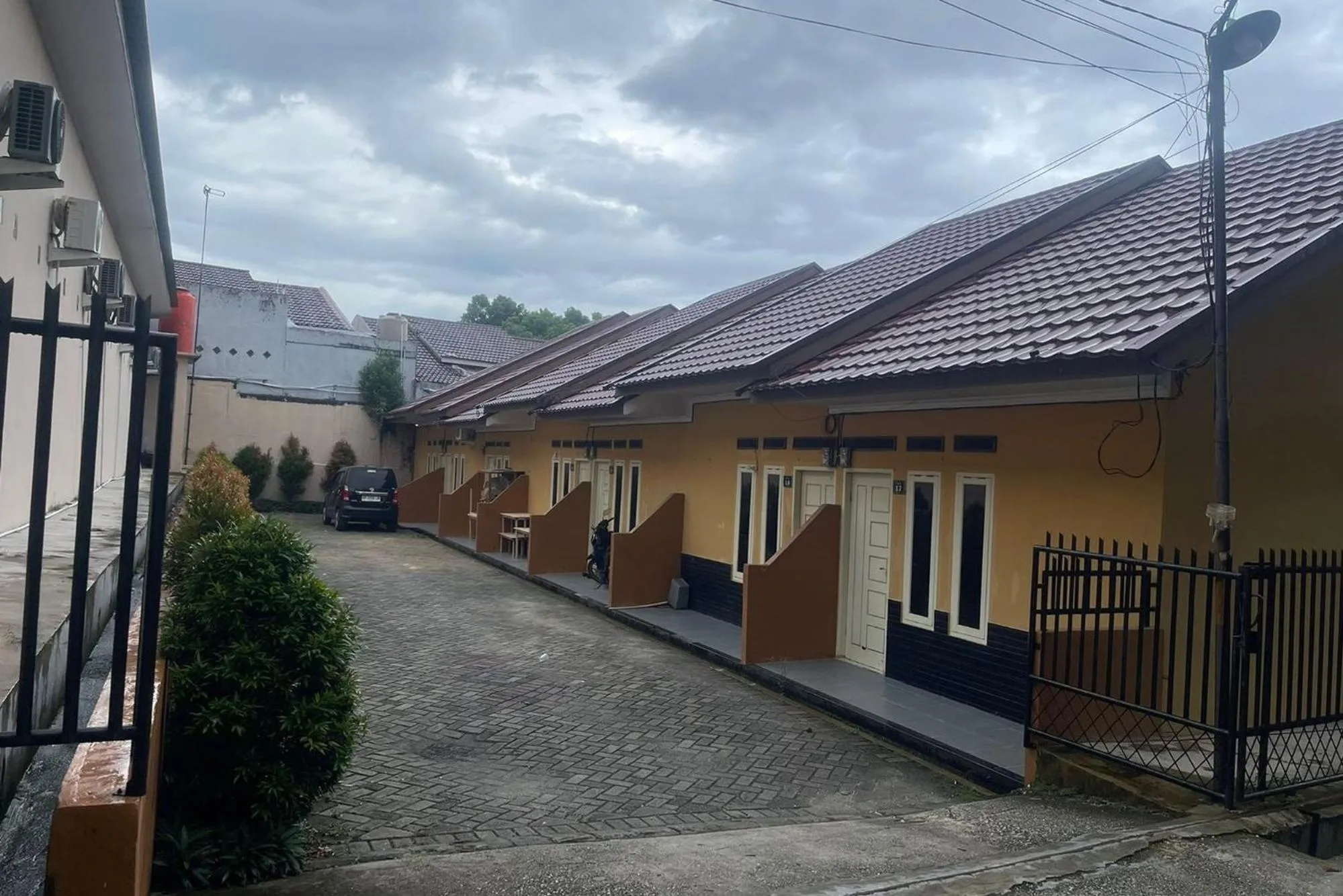 Facade/entrance in Hotel O Aksana Homestay SyariahNearWonderland Trik Art