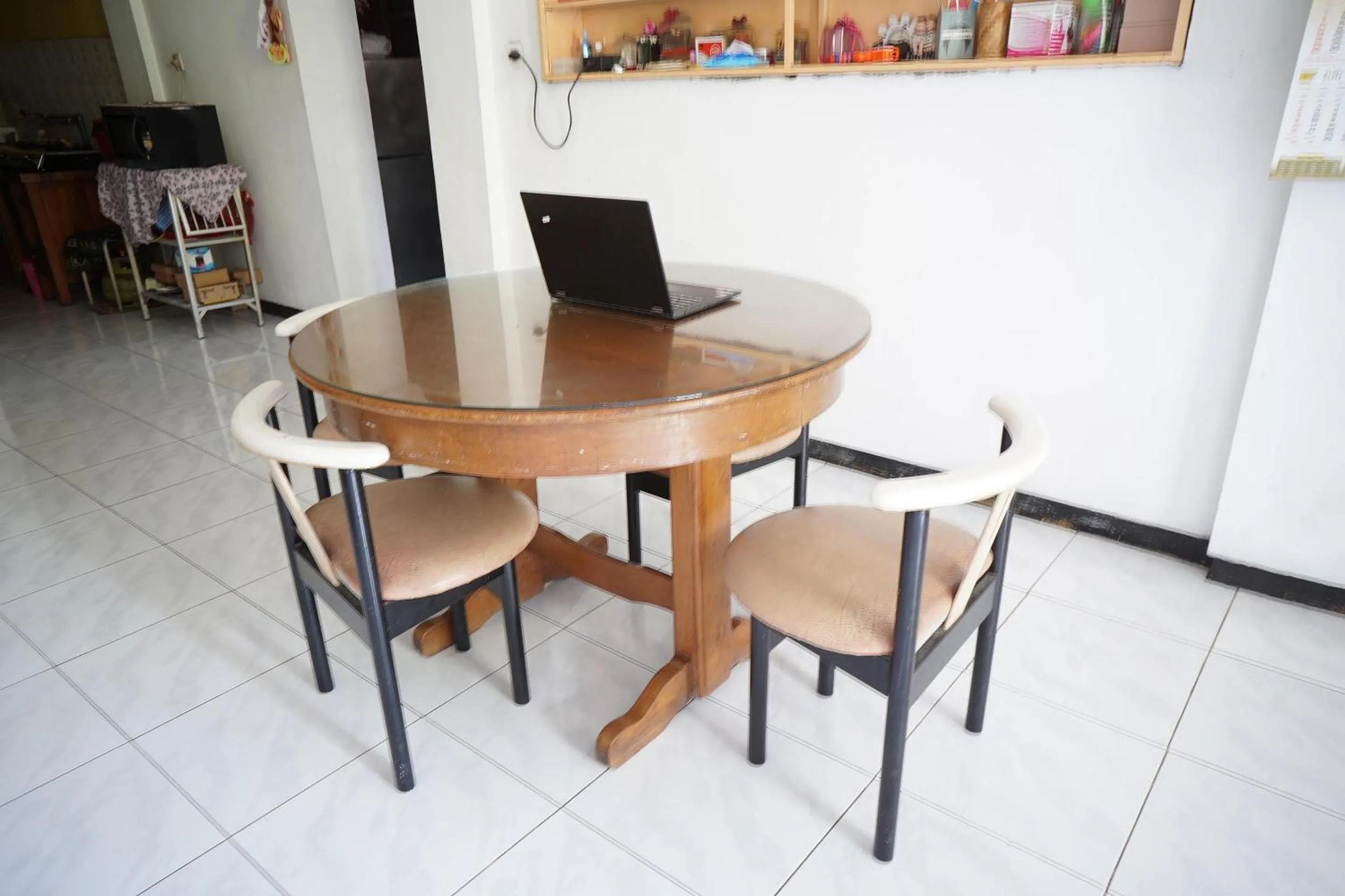 Lobby or reception in Hotel O Guest House Akbarrinna