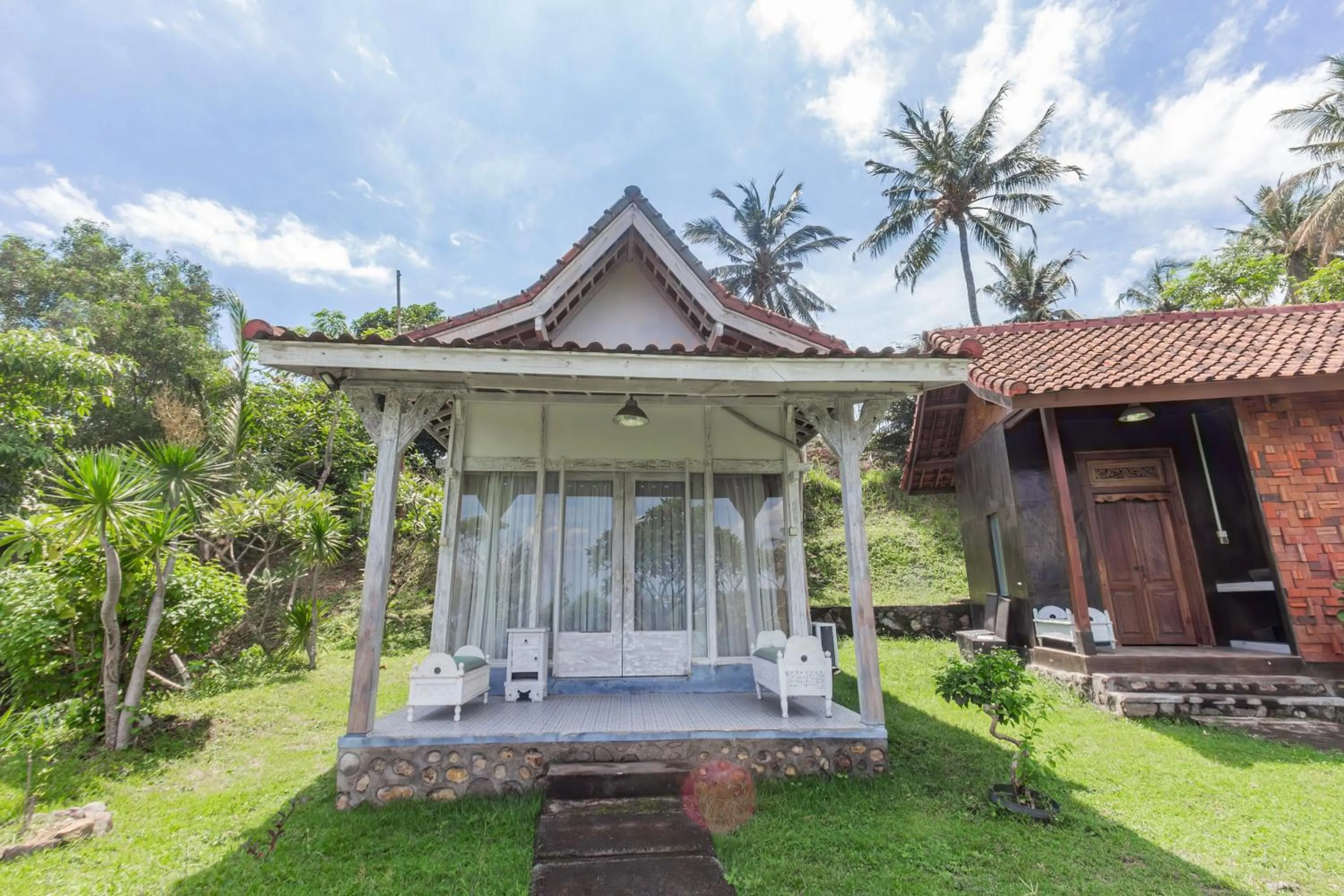 Facade/entrance in Hotel O Tungku Klui Hotel