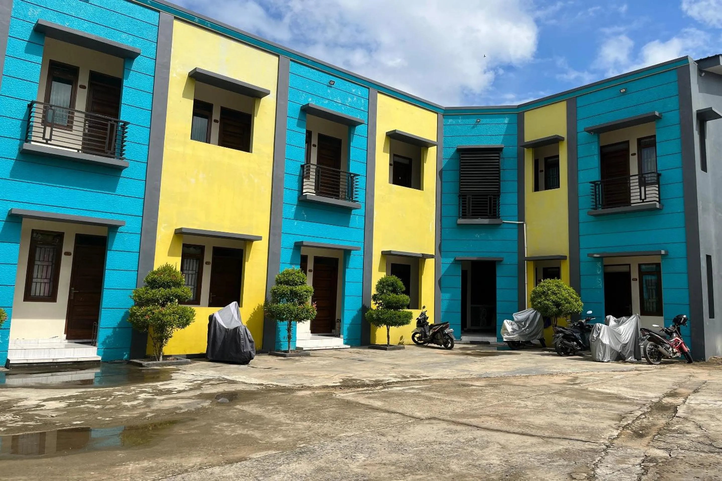 Facade/entrance in Hotel O Penginapan Naya Rita
