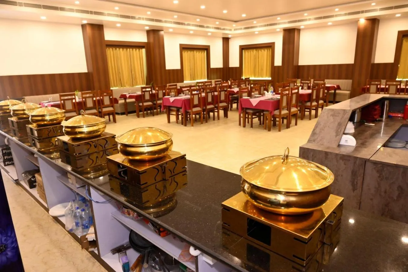 Restaurant/places to eat in DIVINE HOTEL AND RESORTS