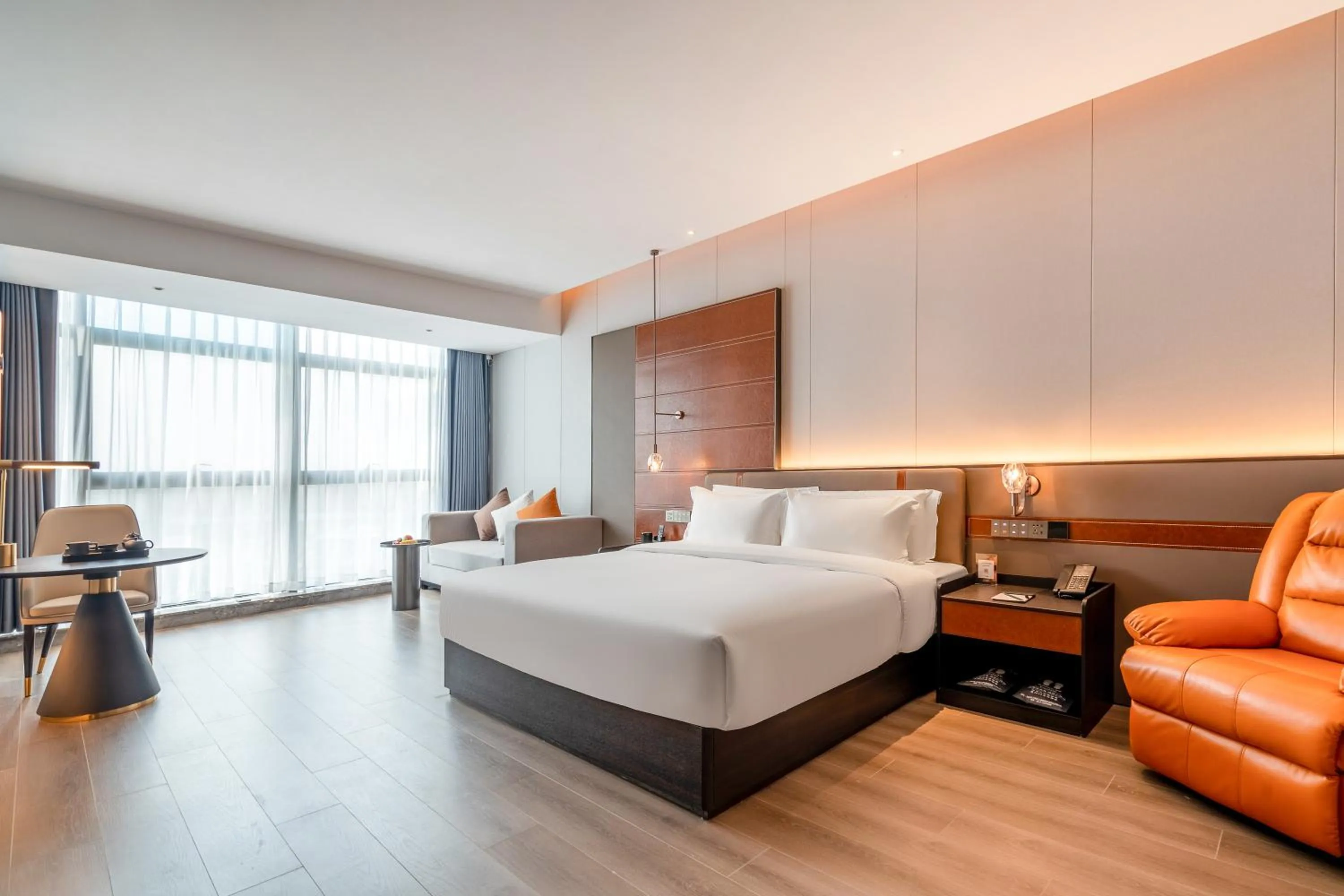 Photo of the whole room, Bed in The Puyan Hotel Hangzhou Jiubao