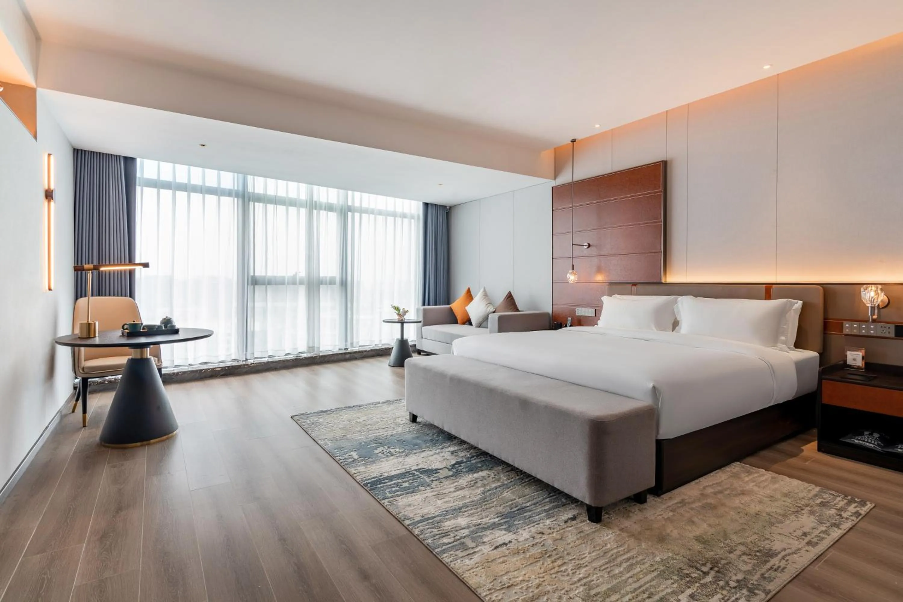 Photo of the whole room, Bed in The Puyan Hotel Hangzhou Jiubao