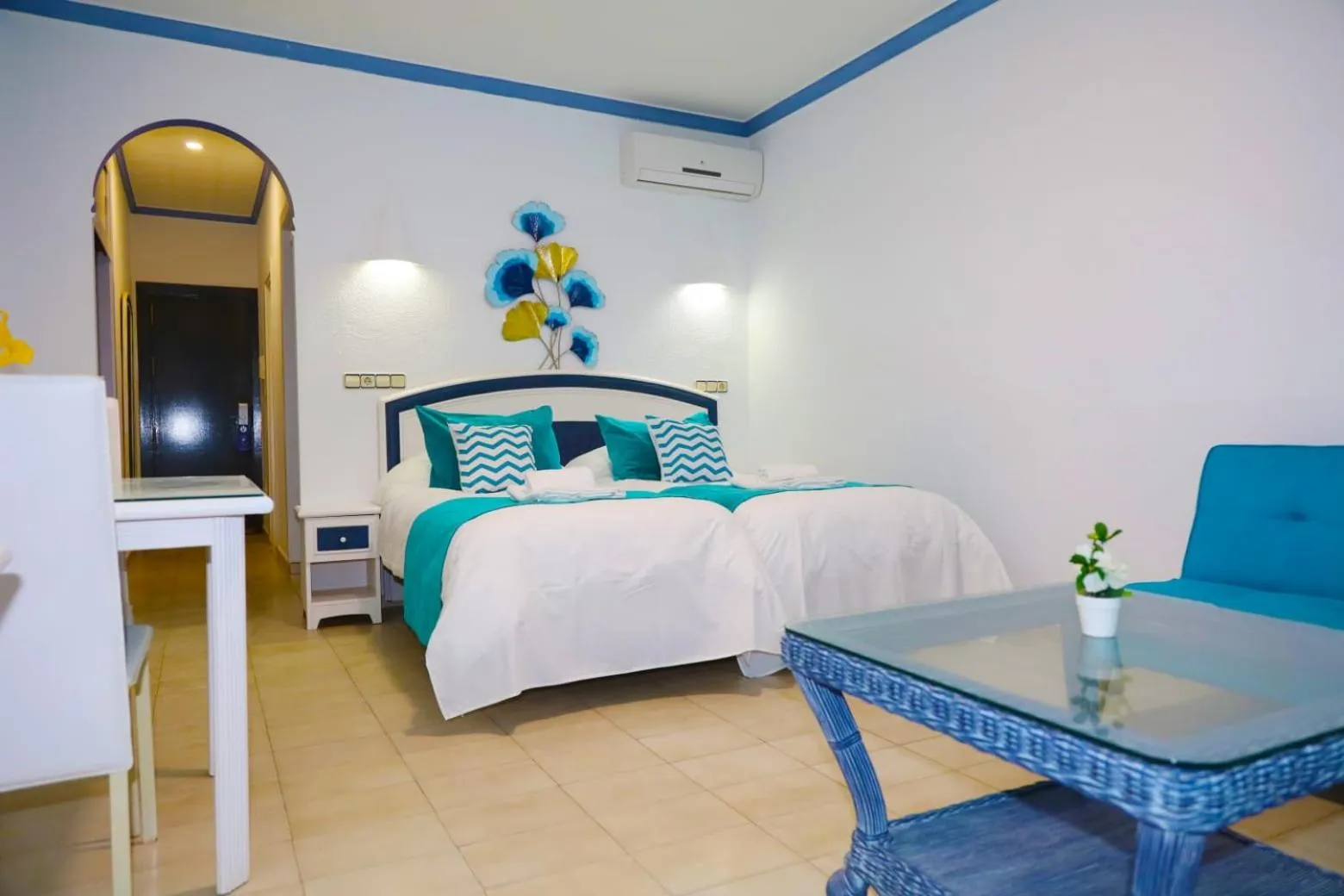 Photo of the whole room in Hotel Marazul