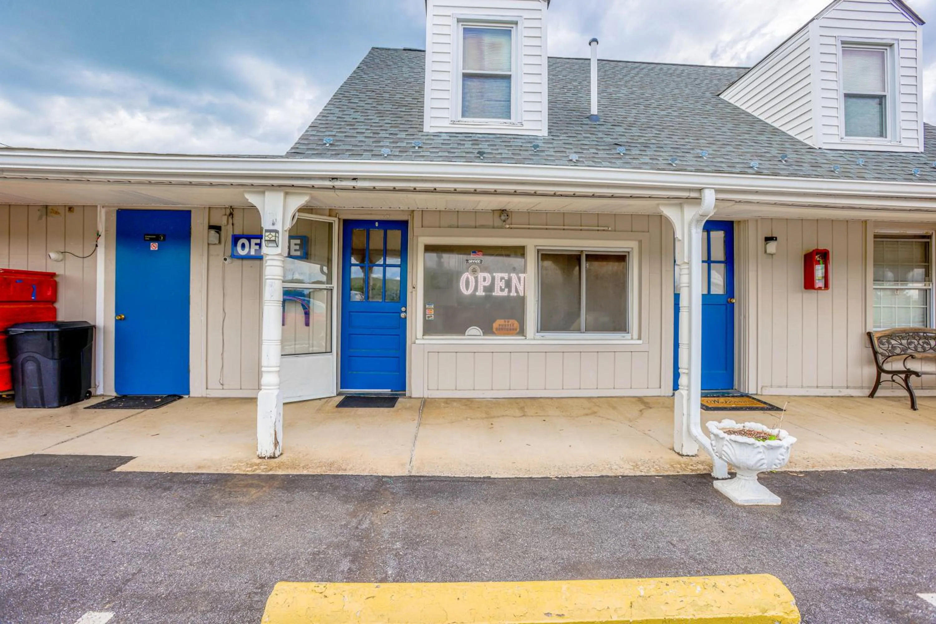 Property building in Relax Inn By OYO Natural Bridge I-81