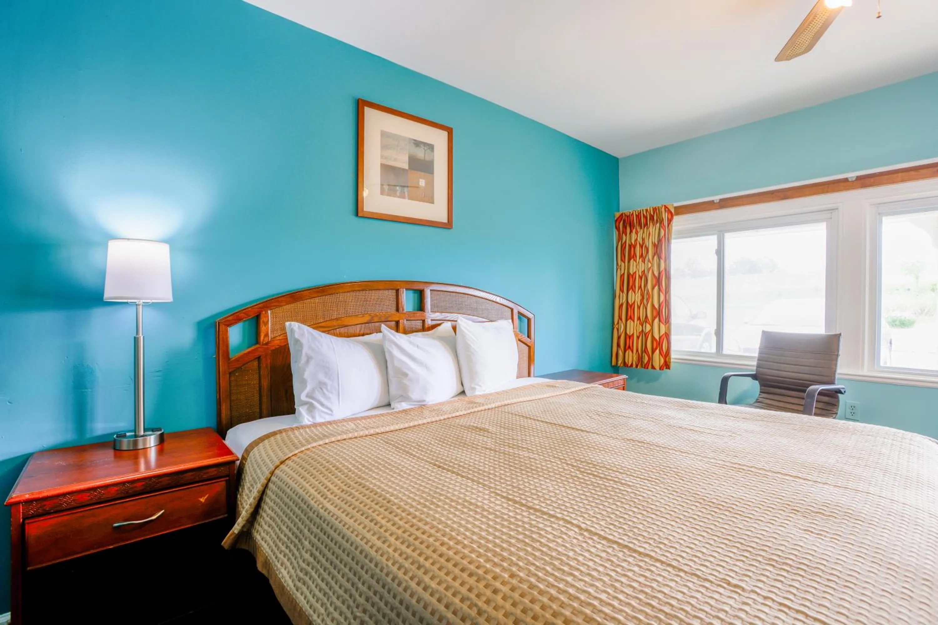 Bedroom, Bed in Relax Inn By OYO Natural Bridge I-81