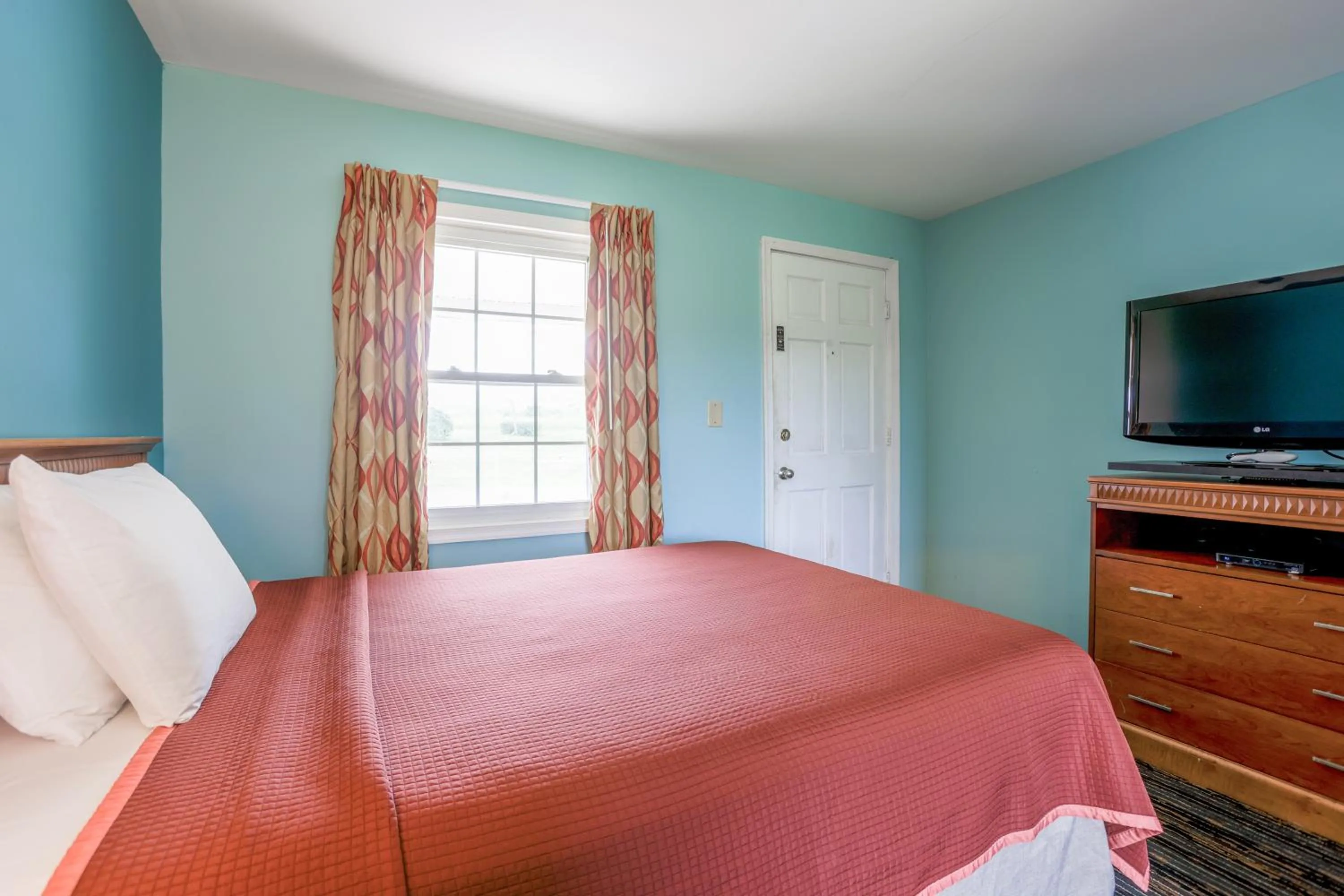 Bedroom, Bed in Relax Inn By OYO Natural Bridge I-81