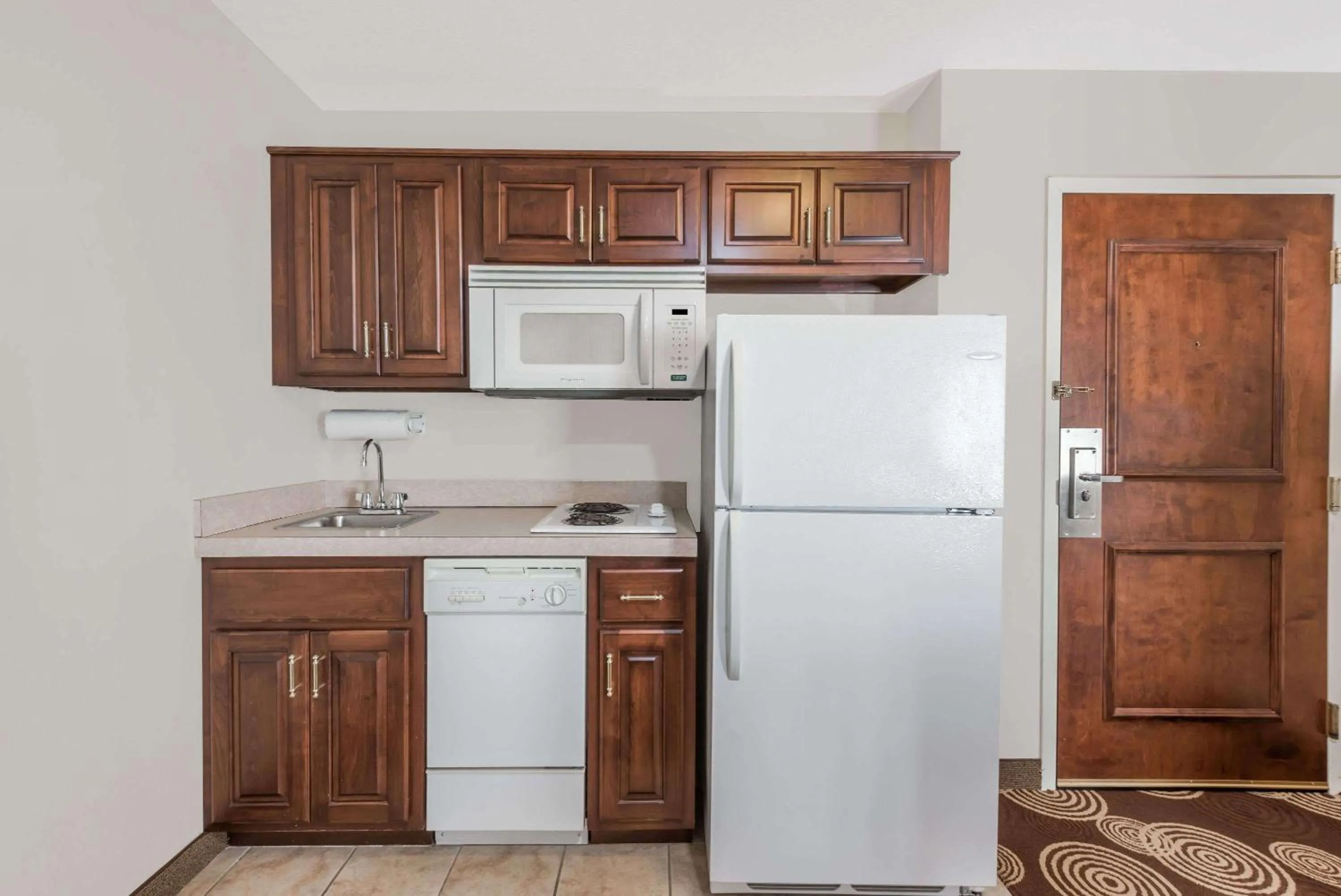 Kitchen or kitchenette in Hawthorn Extended Stay by Wyndham Seville