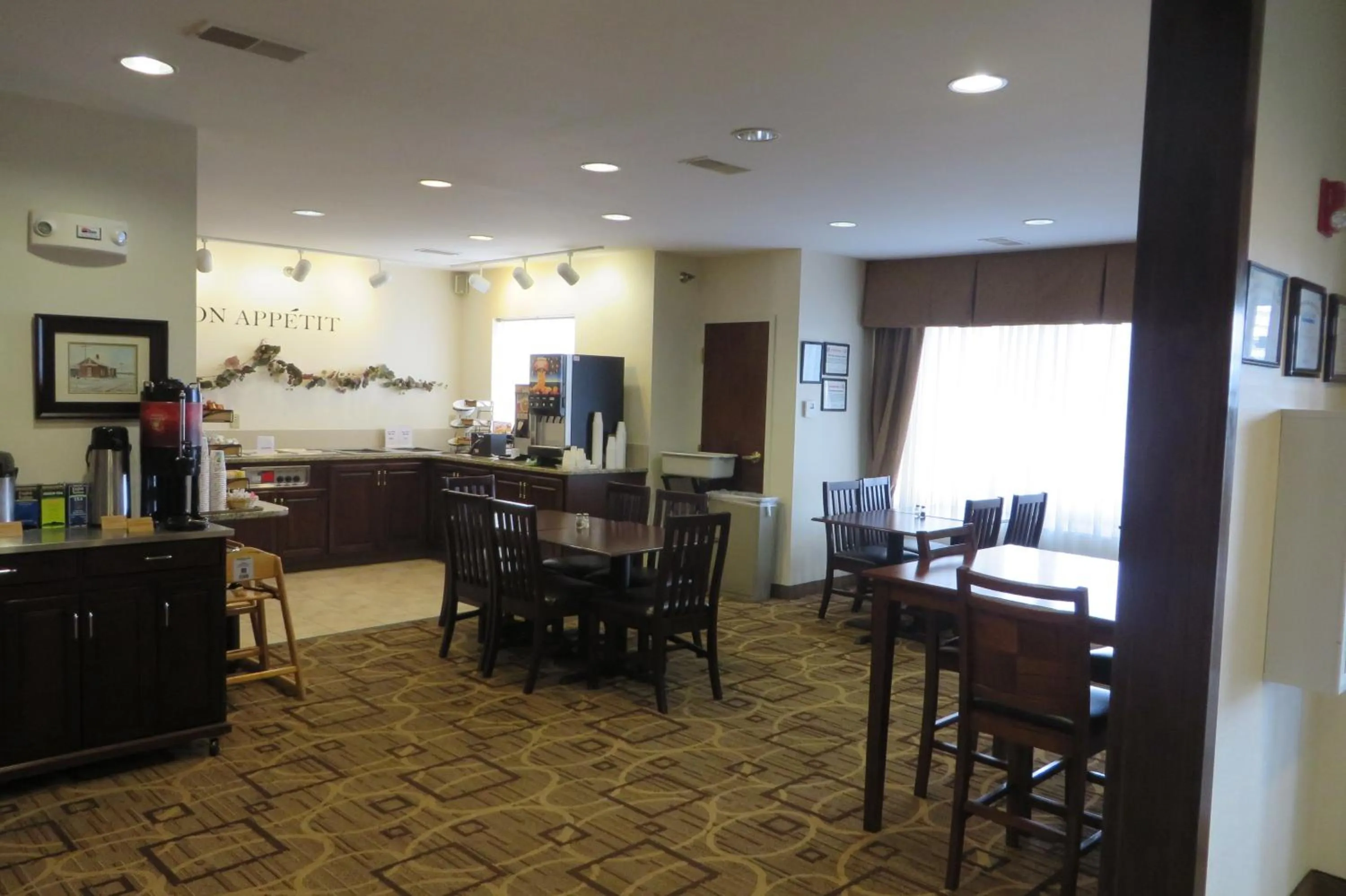 Restaurant/places to eat in Hawthorn Extended Stay by Wyndham Seville