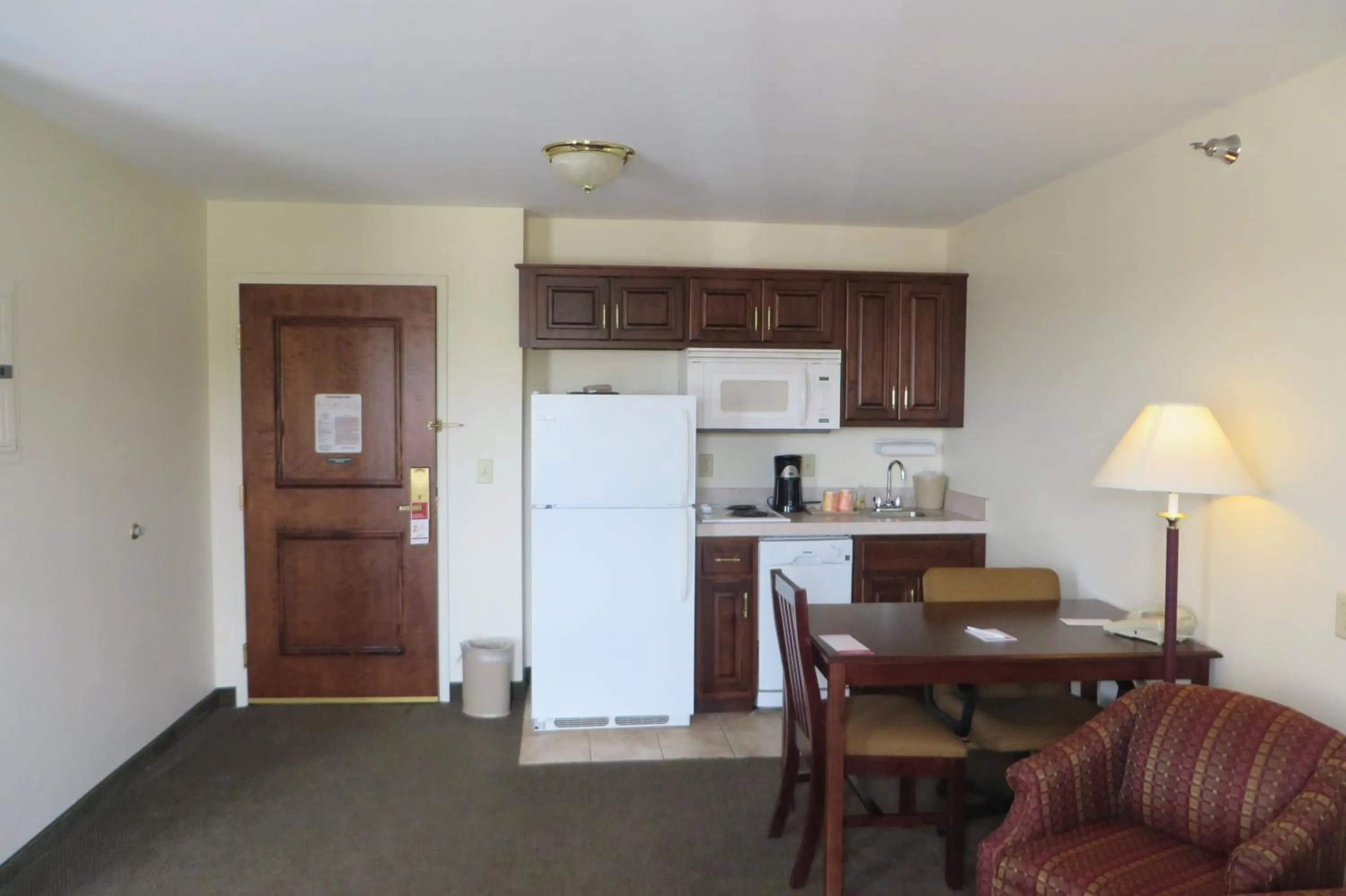 Kitchen or kitchenette in Hawthorn Extended Stay by Wyndham Seville