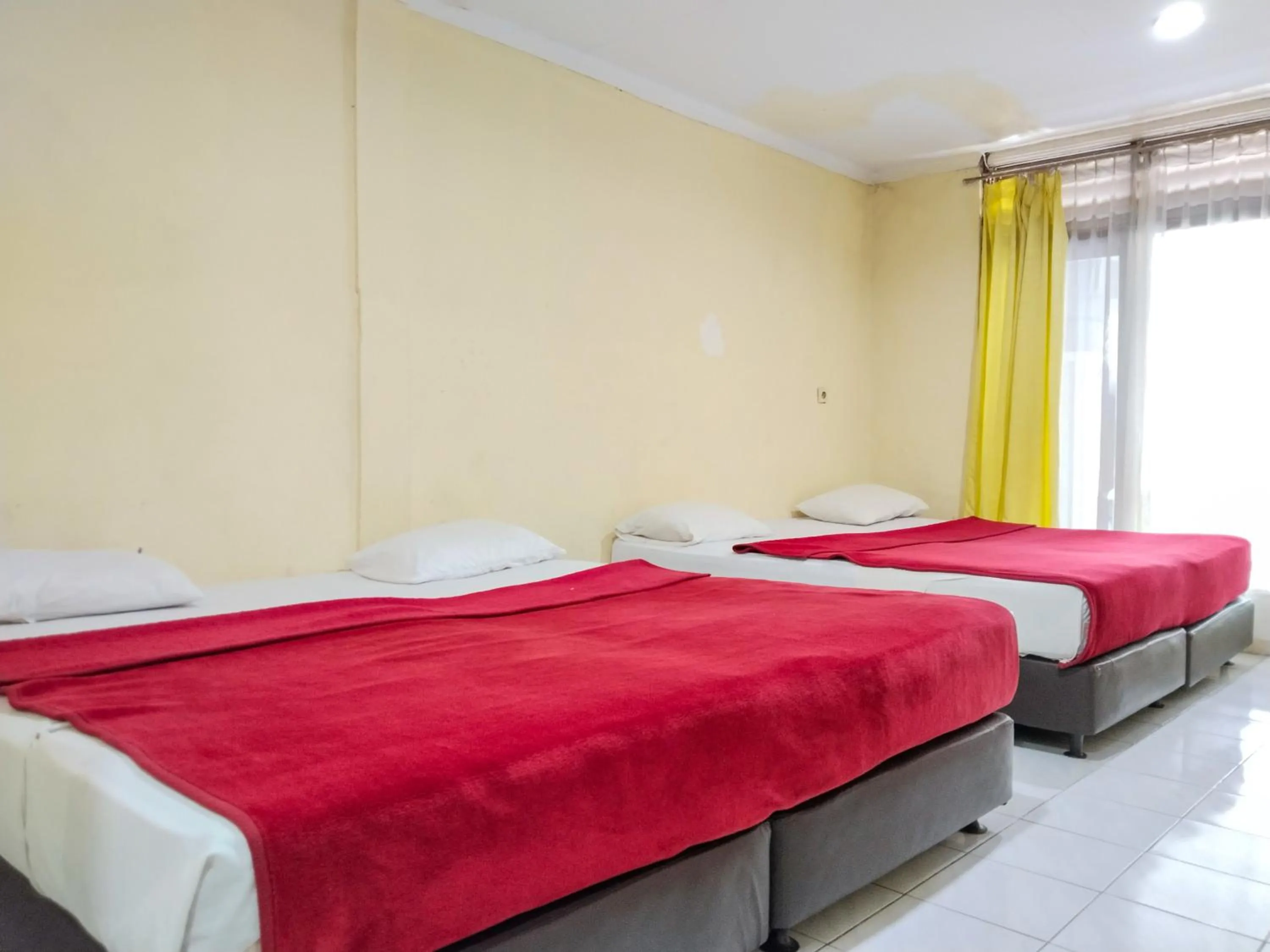 Bed in Hotel New Gondangdia Powered by Cocotel