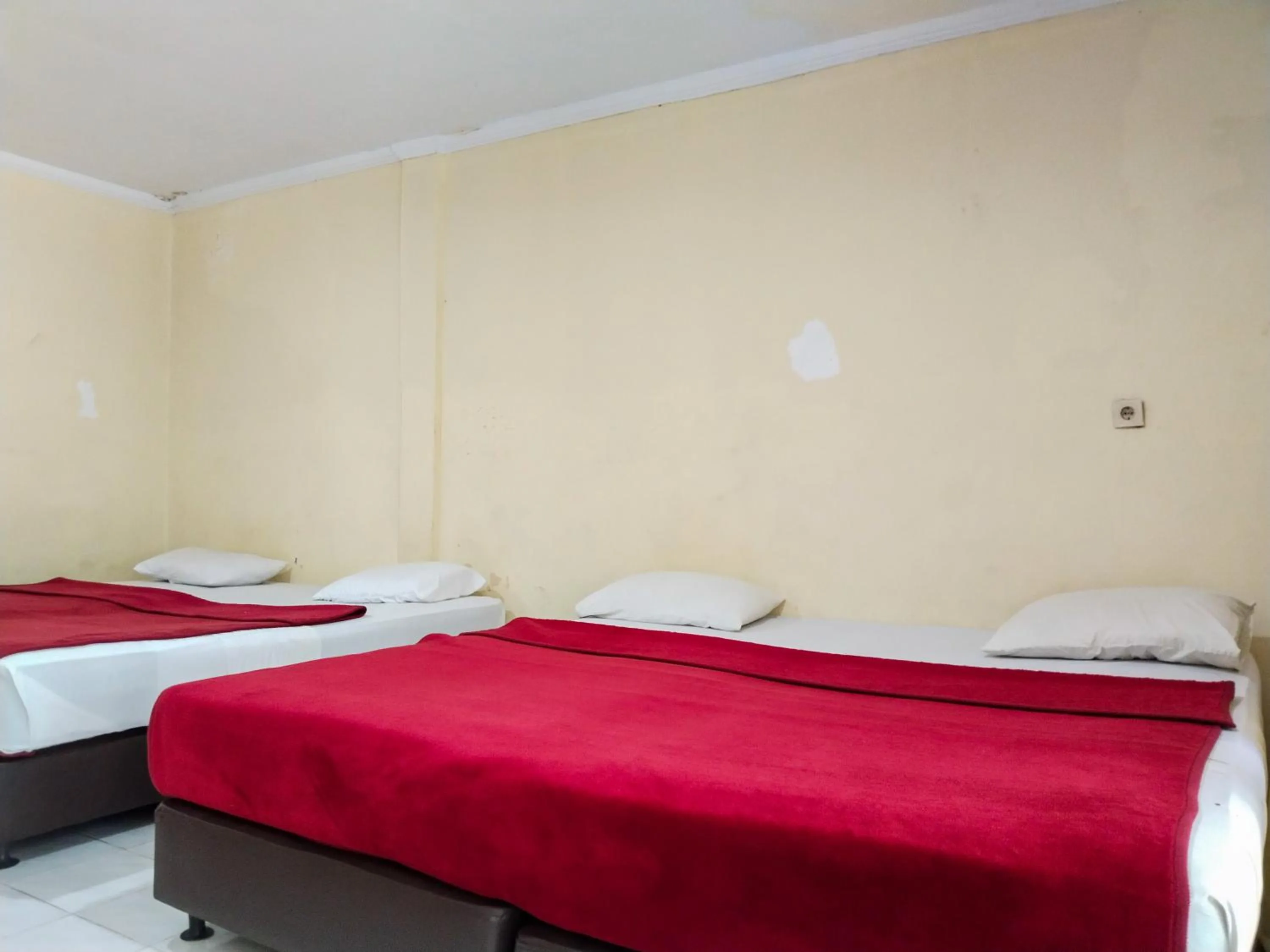 Bed in Hotel New Gondangdia Powered by Cocotel