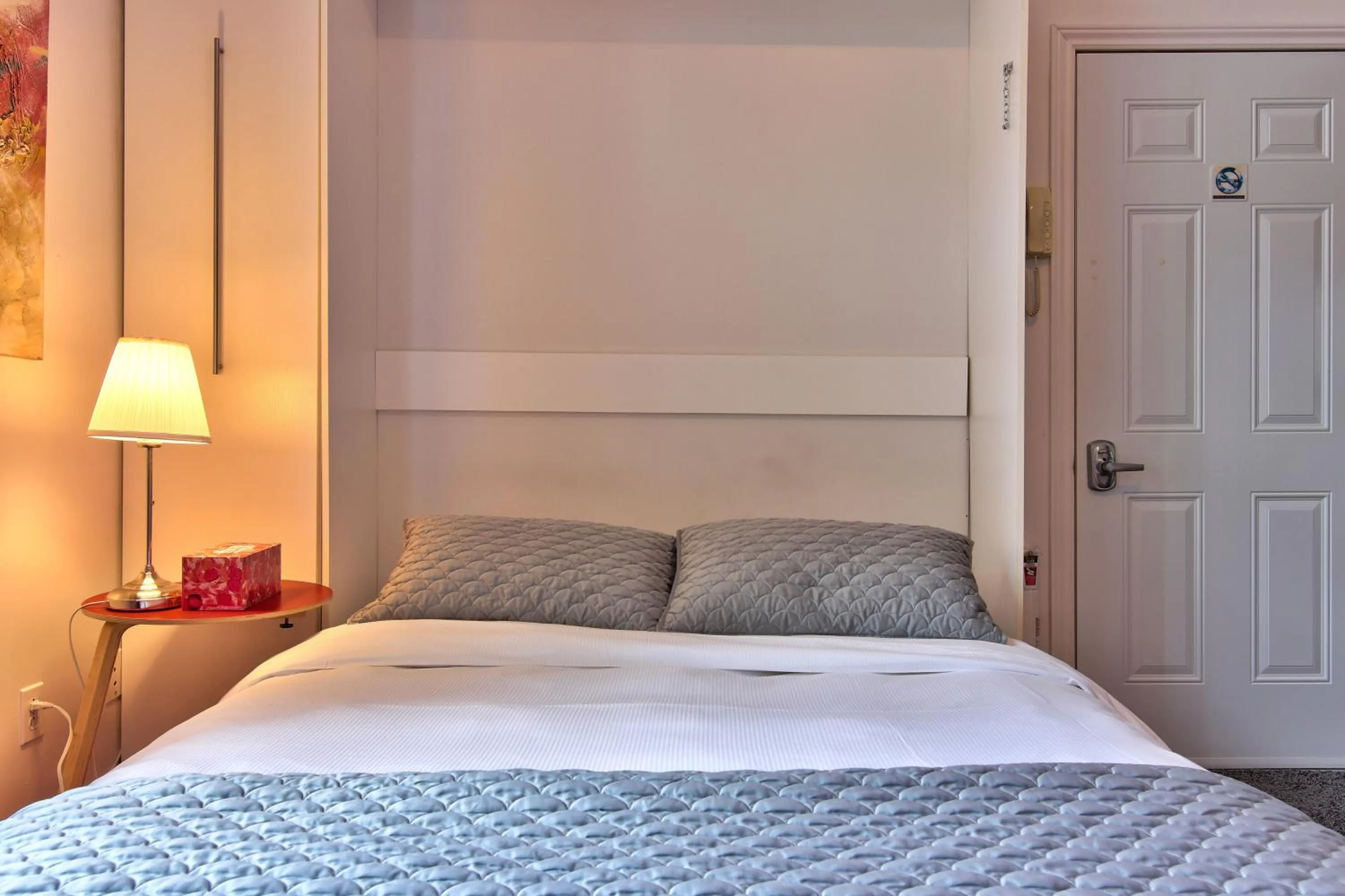 Bed in Apartment et Studio montreal