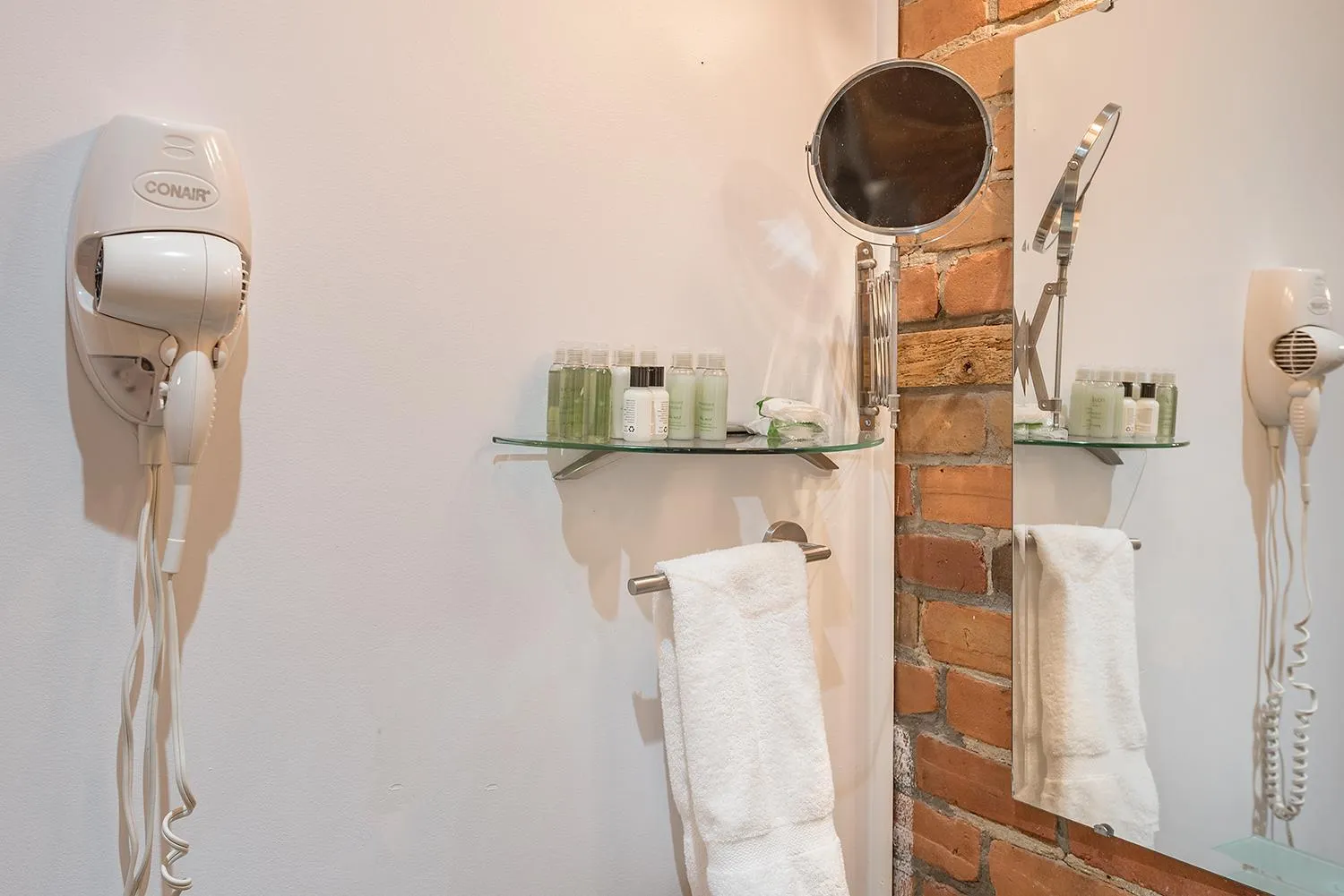 Shower in Apartment et Studio montreal