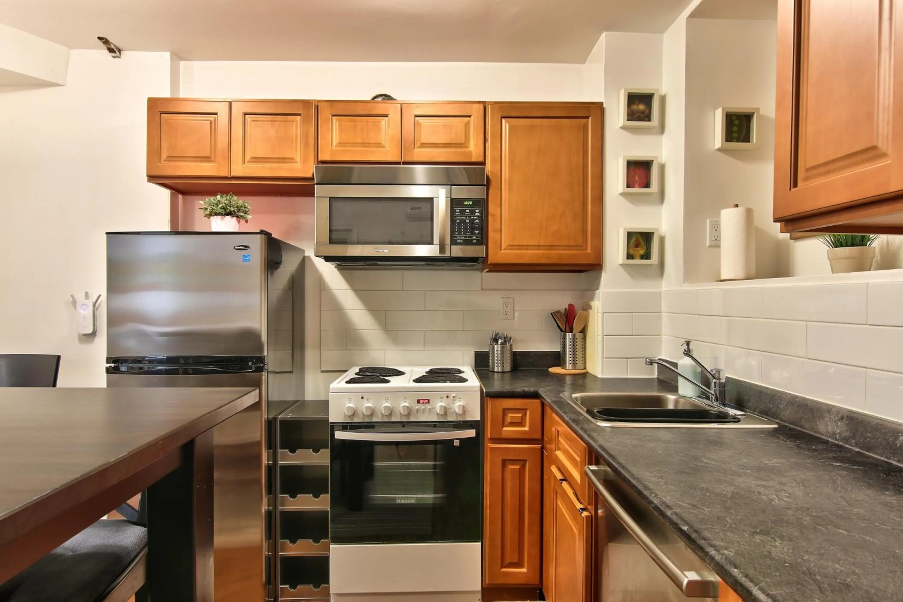 Kitchen or kitchenette in Apartment et Studio montreal