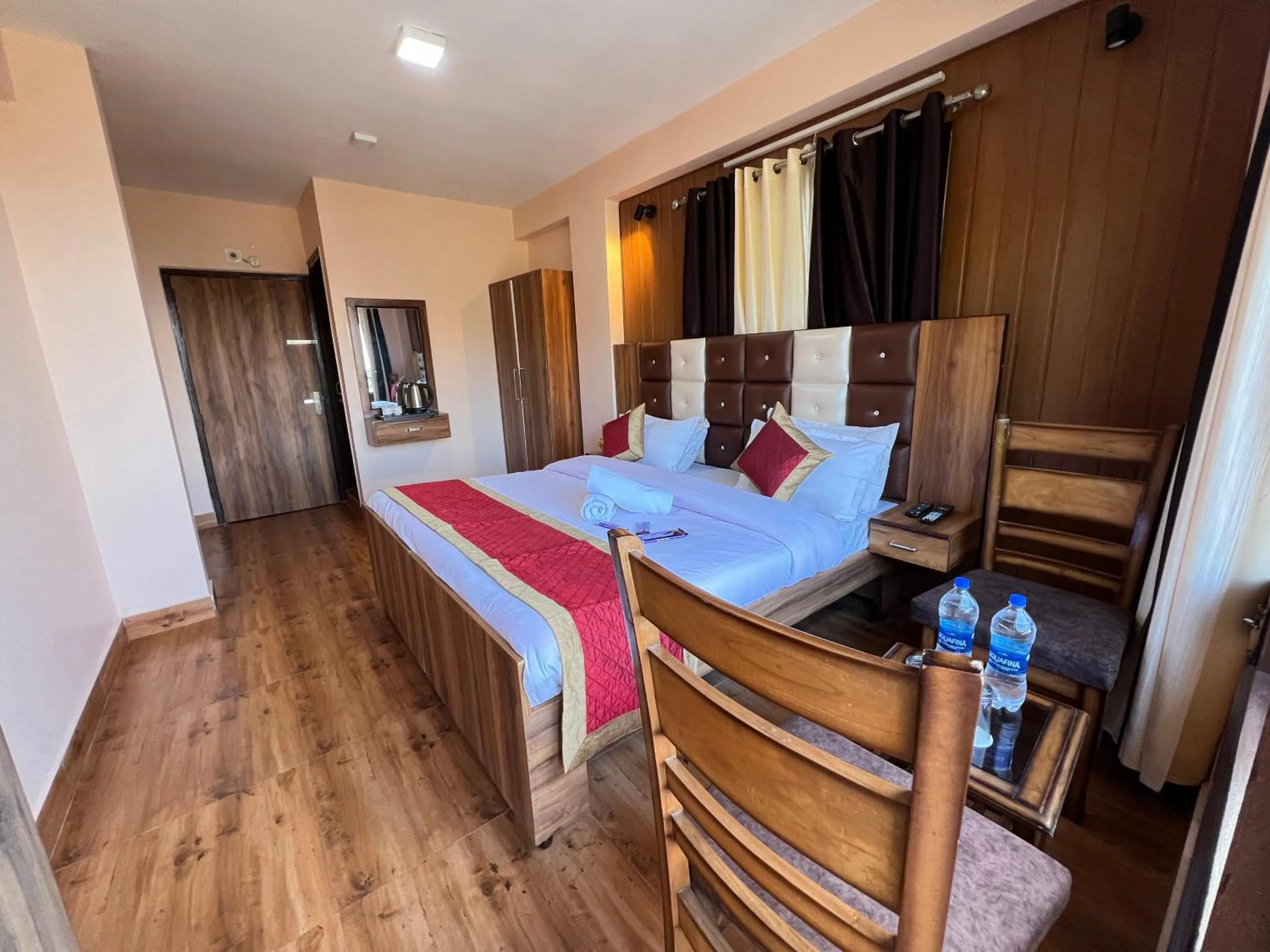 Photo of the whole room, Bed in Canadian Cottage Dalhousie