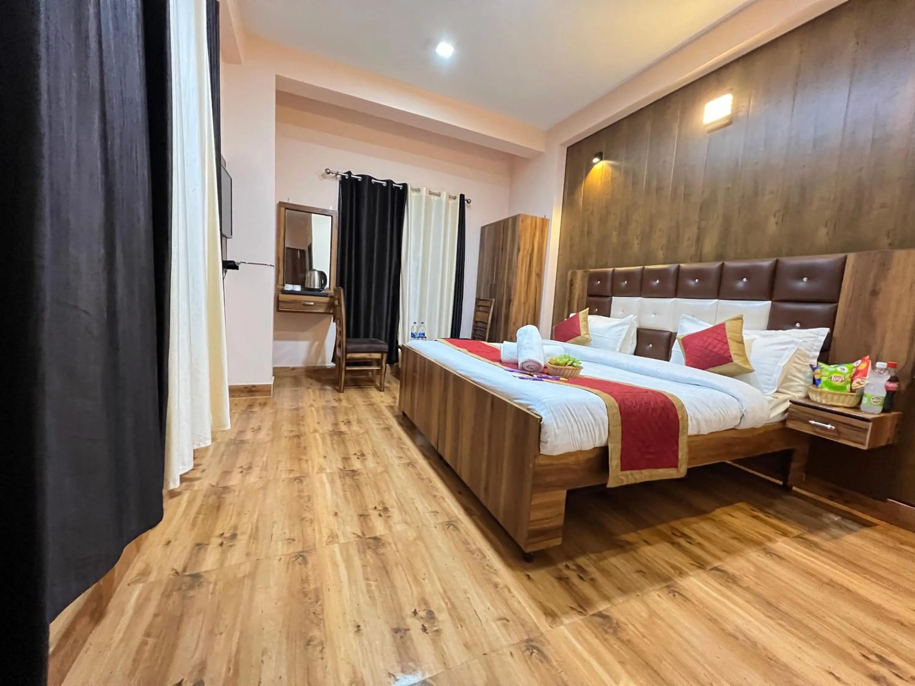 Photo of the whole room, Bed in Canadian Cottage Dalhousie