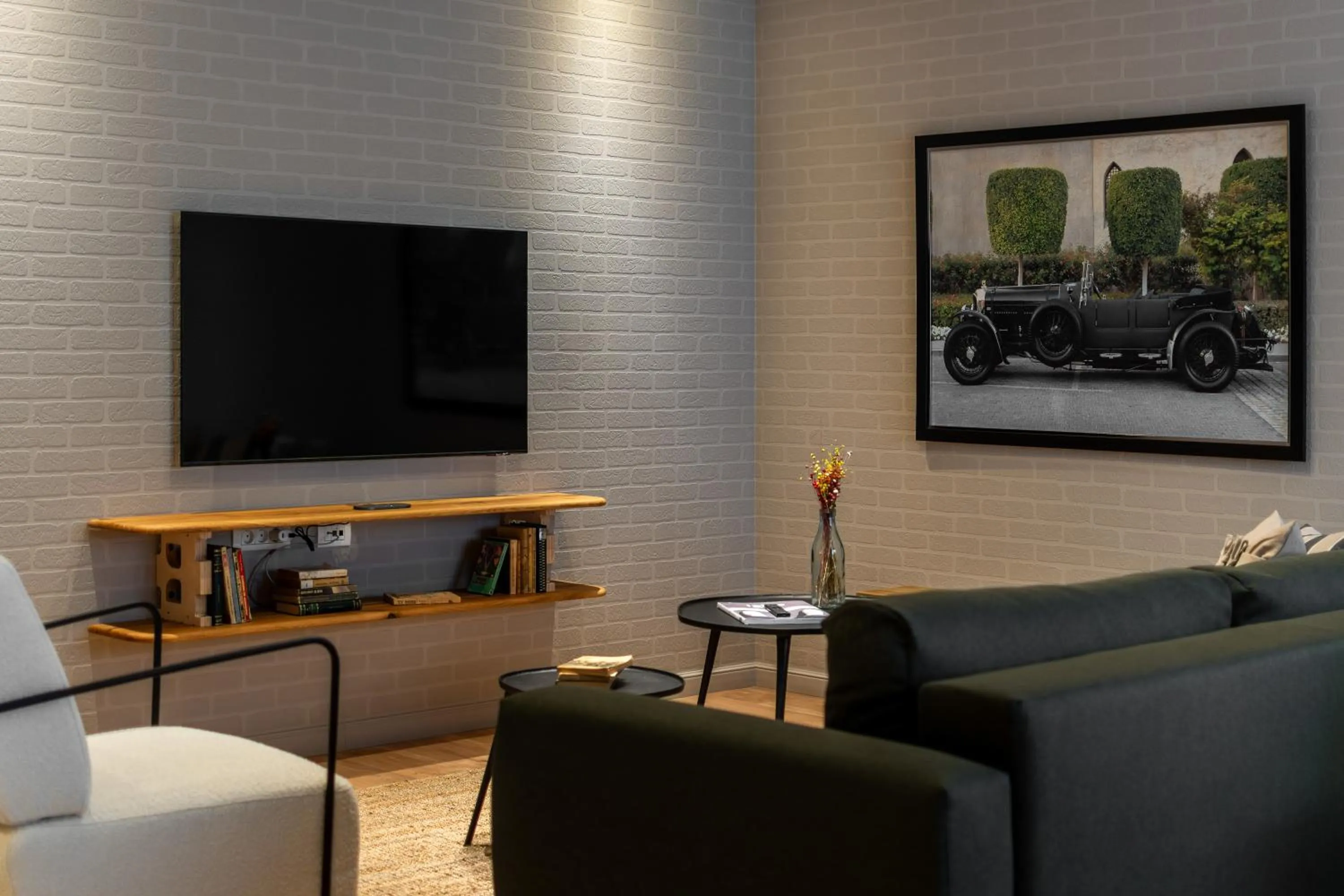 Living room in Maison Bucarest Apartments by Olala Homes