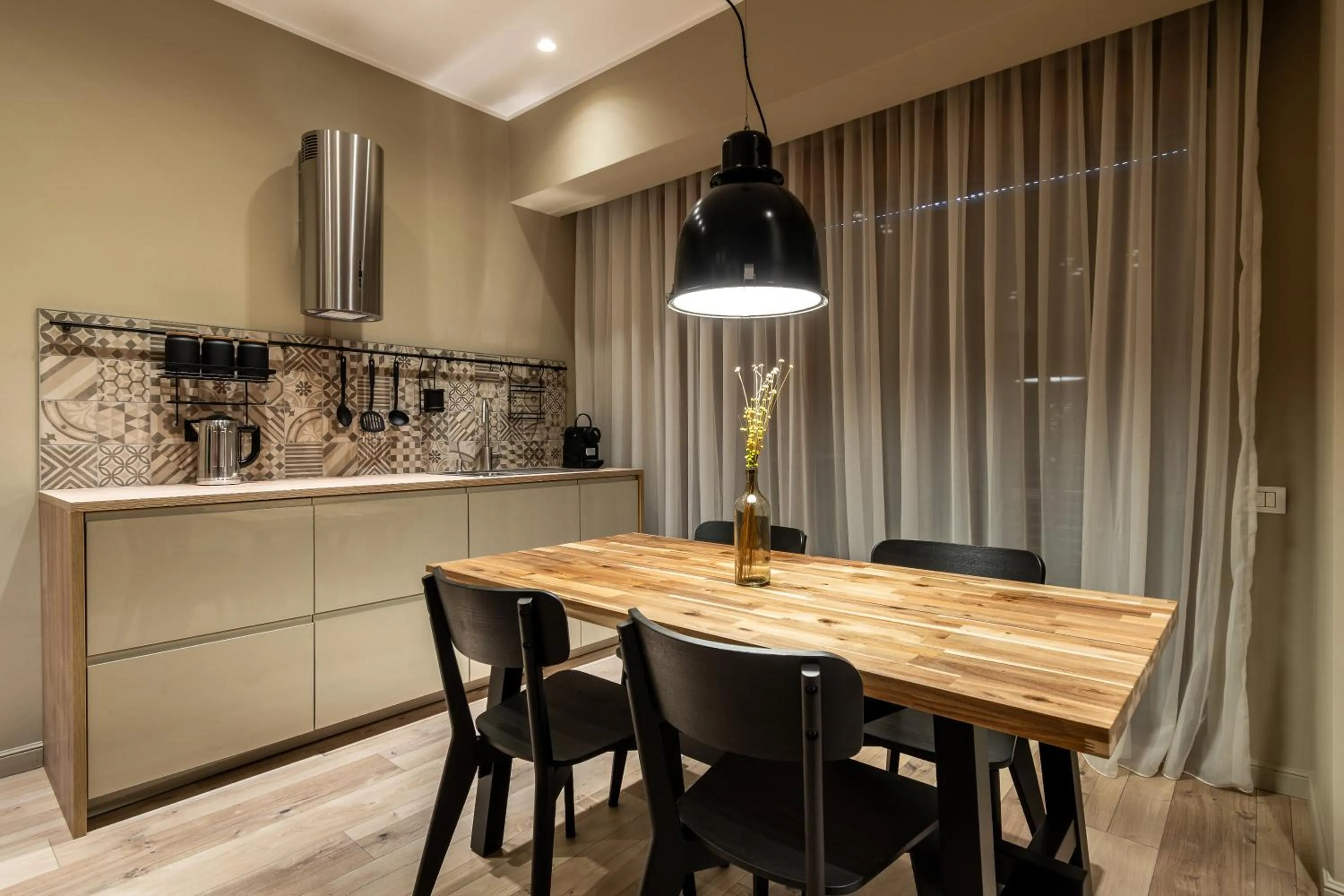 Kitchen or kitchenette in Maison Bucarest Apartments by Olala Homes