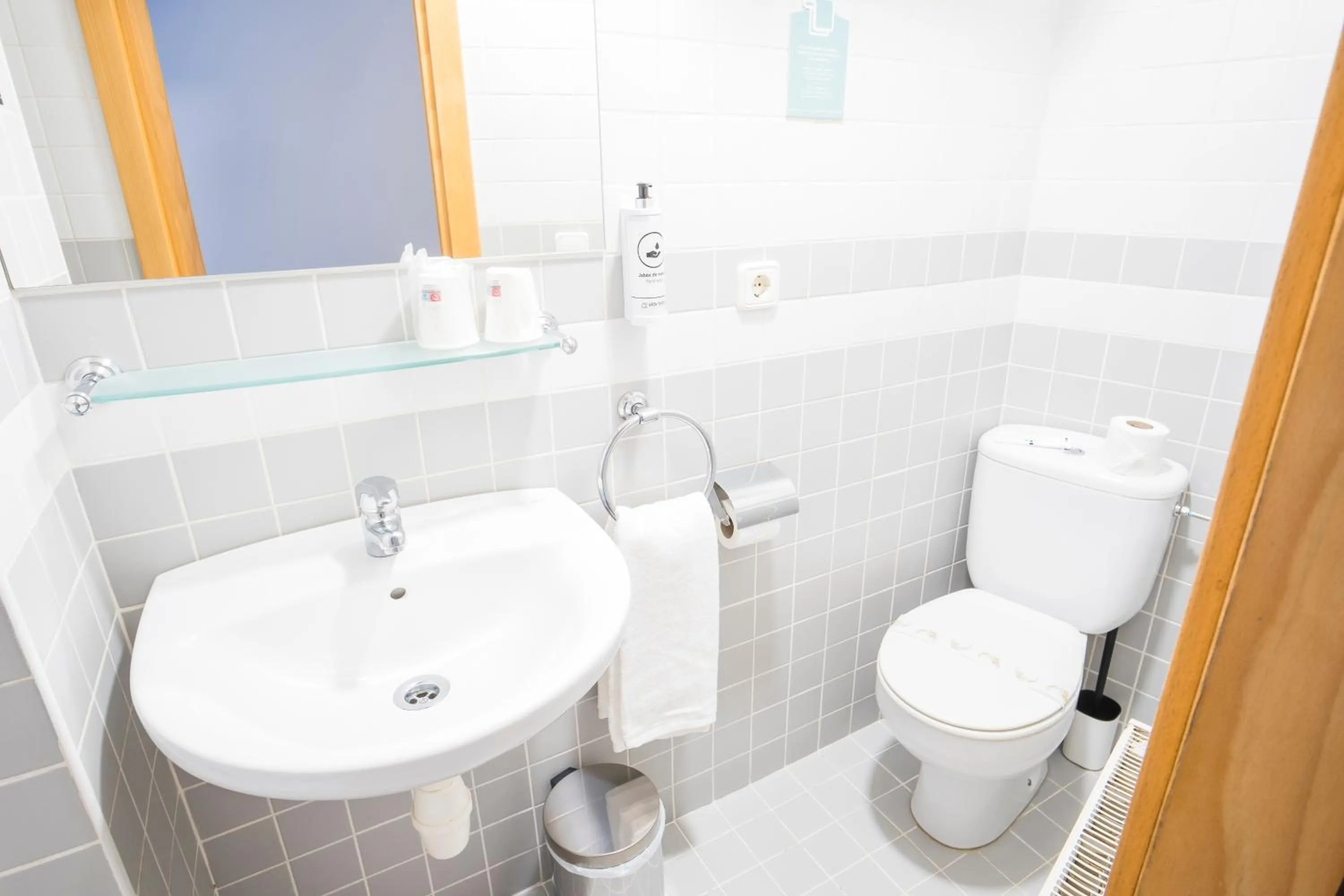 Bathroom in Alda Egues Rooms