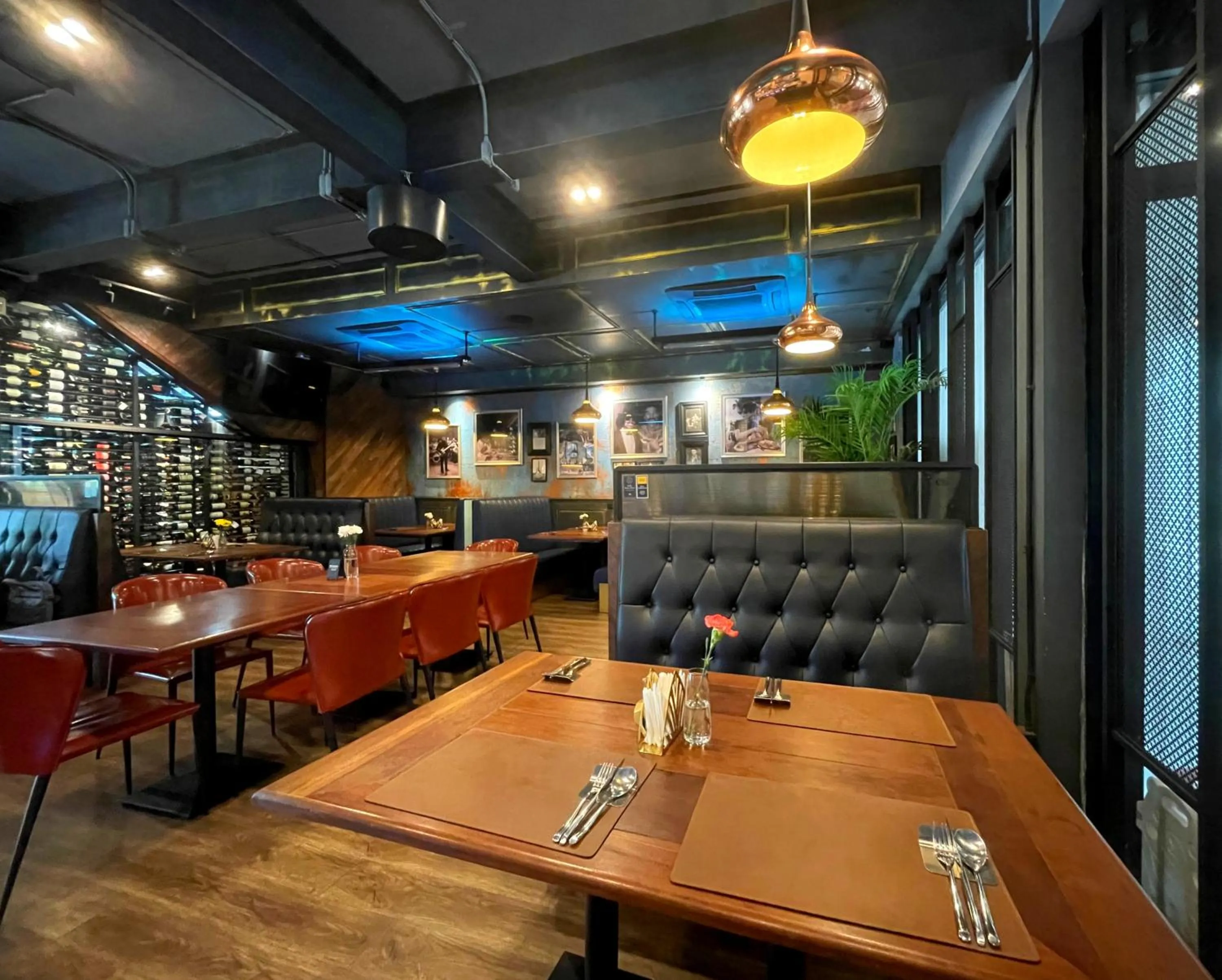 Restaurant/places to eat in Nights in A Box