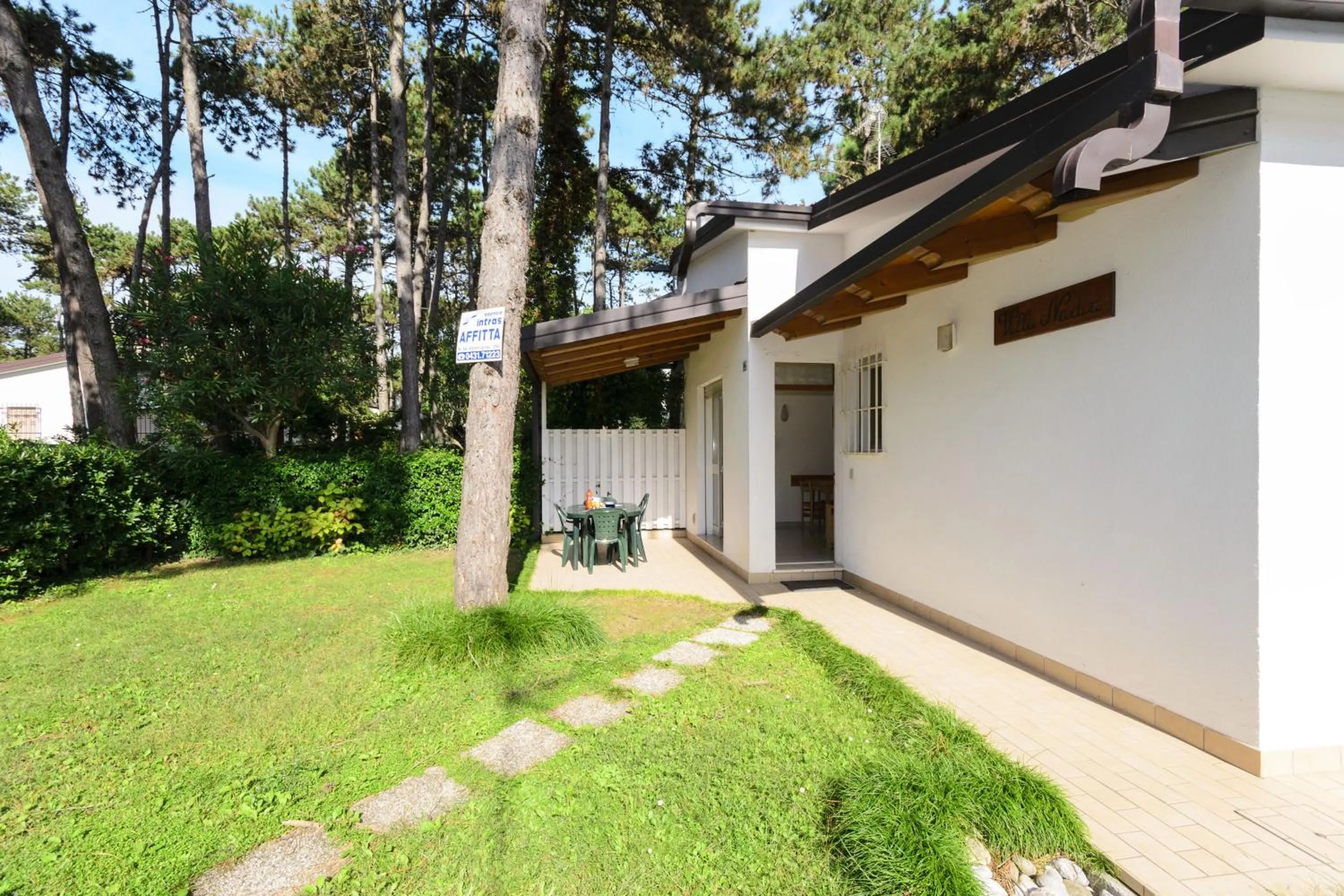 Property building in Villa Nadia