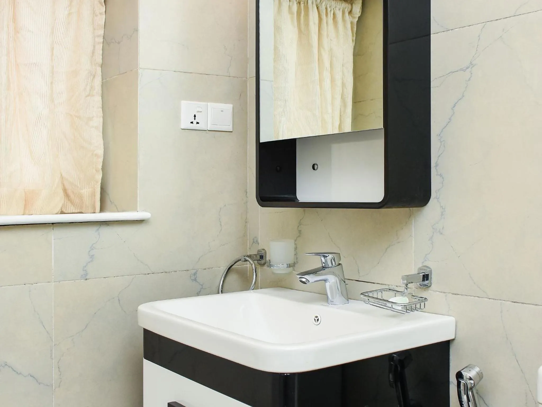 Bathroom in Little England by Joes