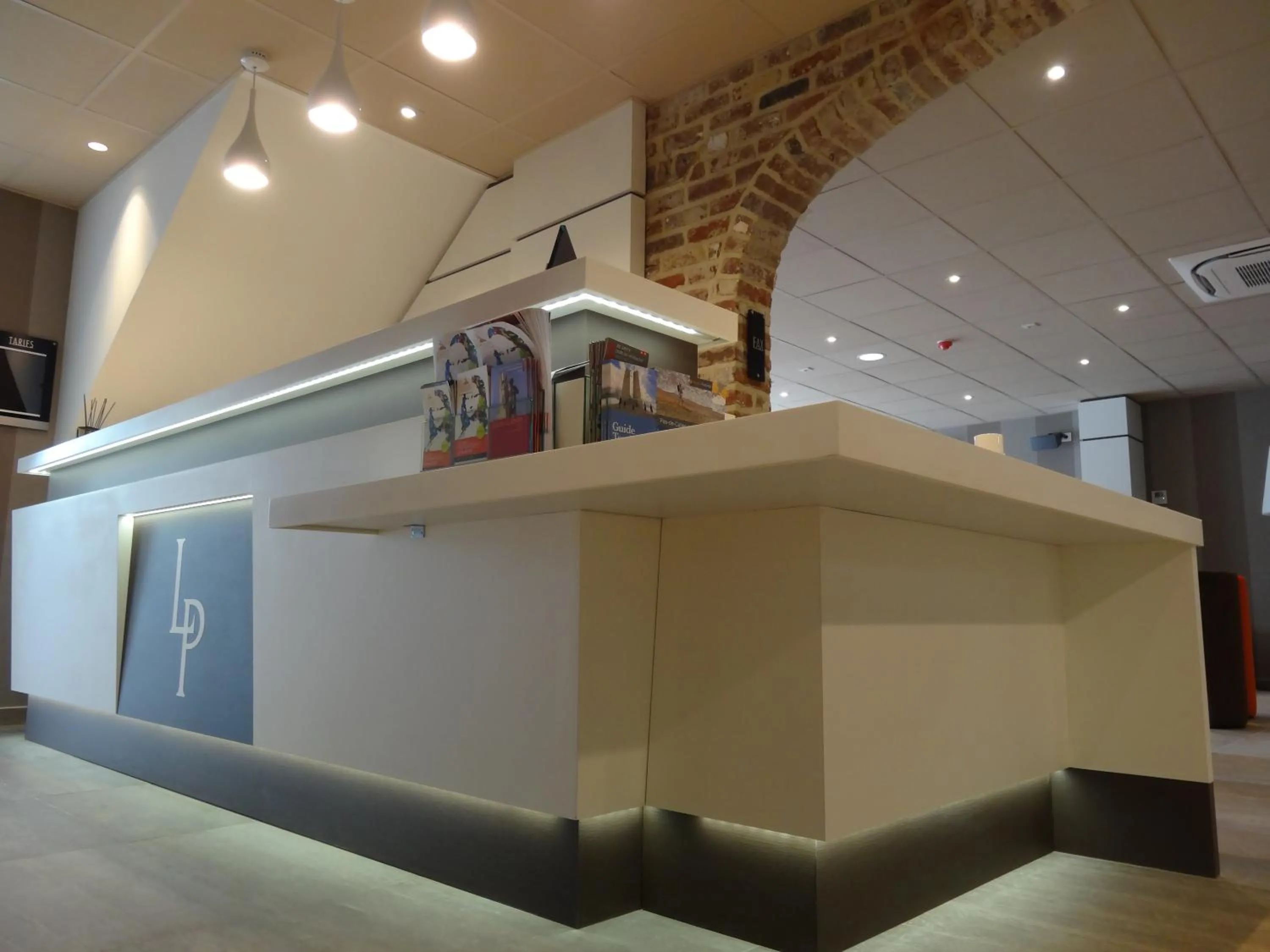 Lounge or bar in Hôtel de la Paix