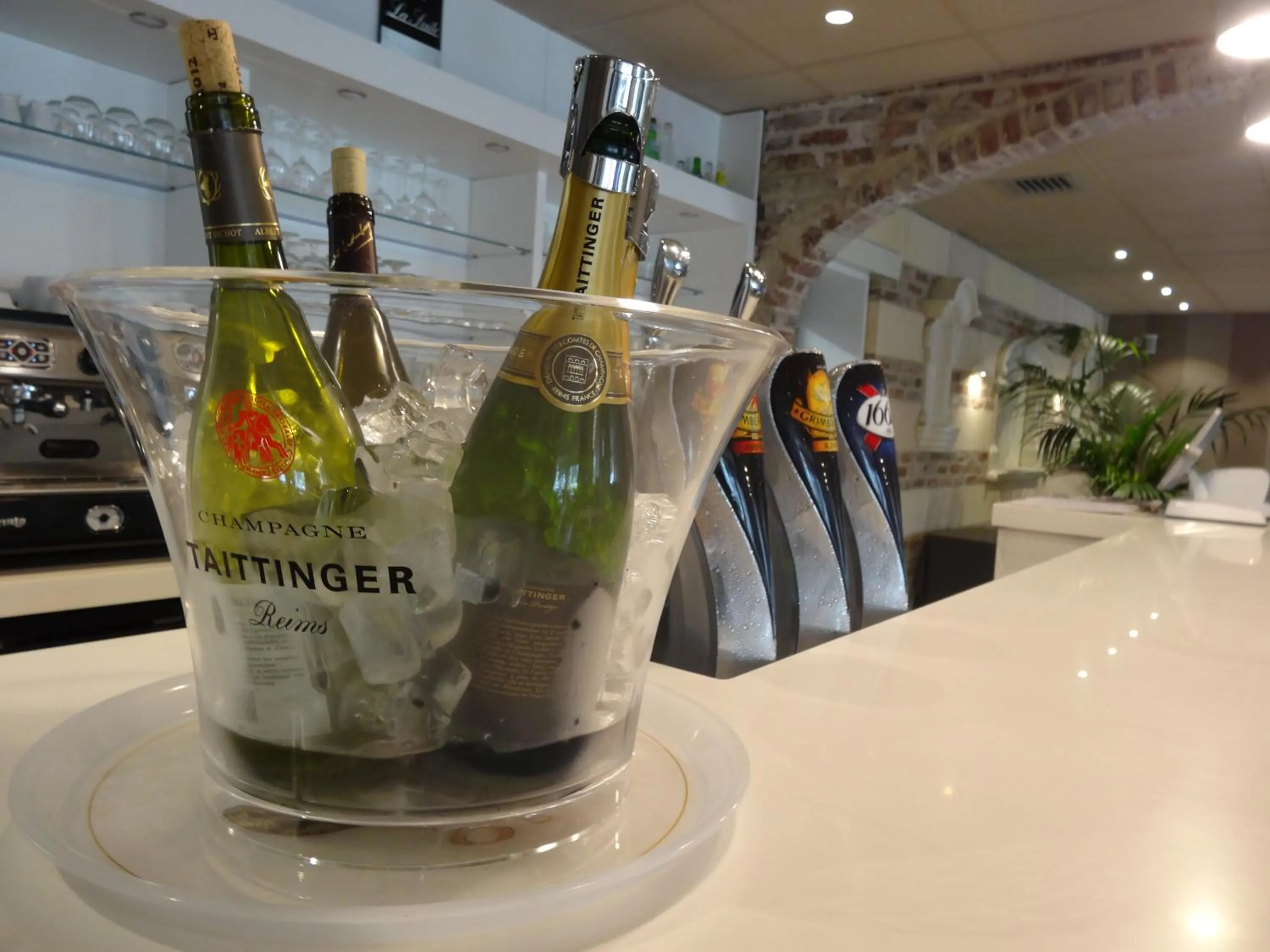 Food in Hôtel de la Paix