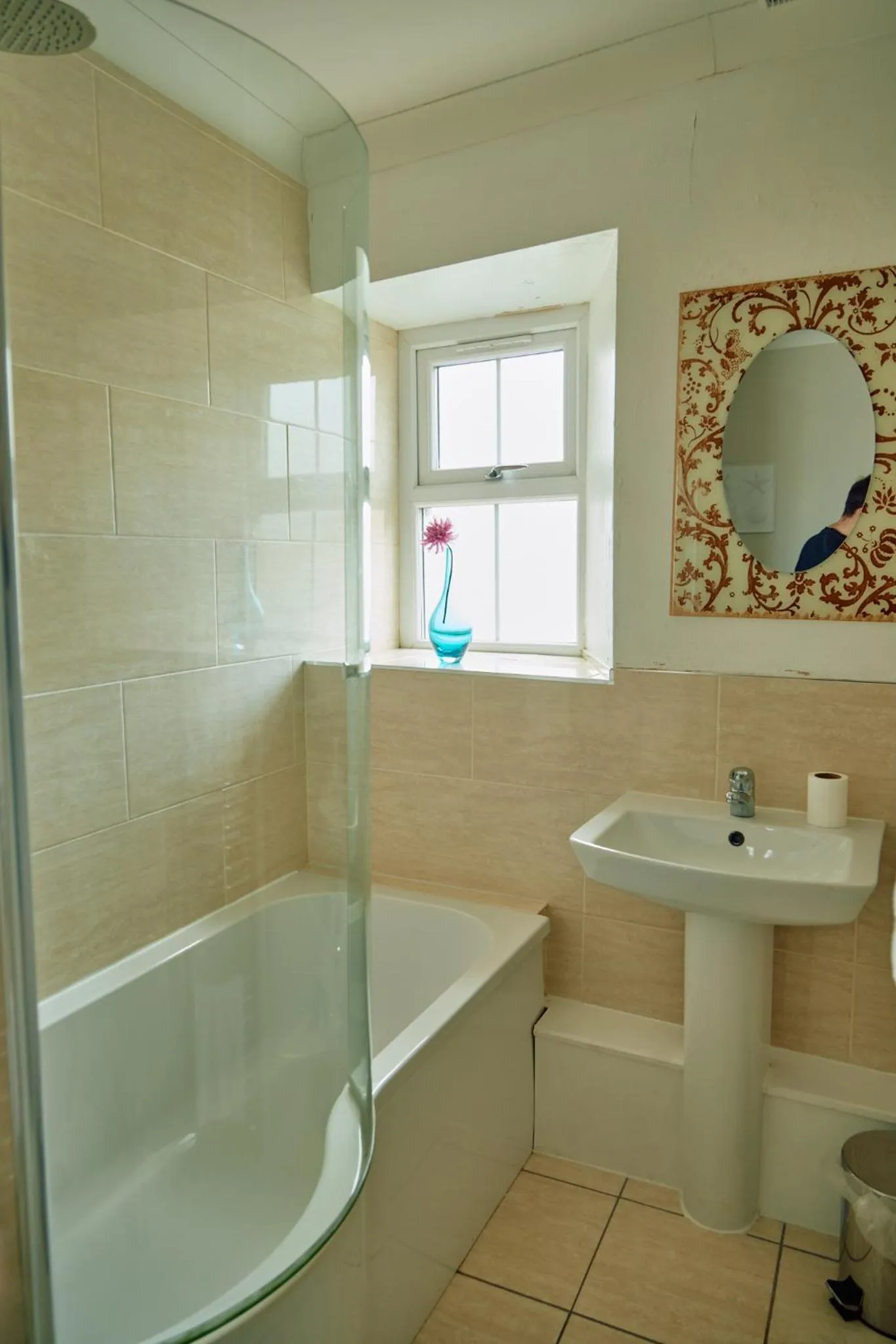 Bathroom in Pennine Hotel