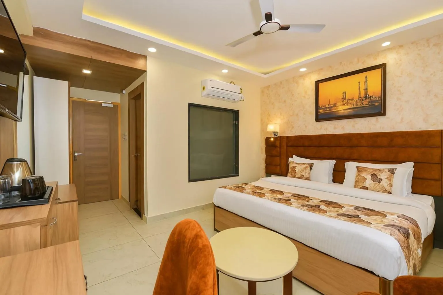 Bedroom, Bed in Hotel Pawan Regency- Best Mountain View Hotel In McLeodganj