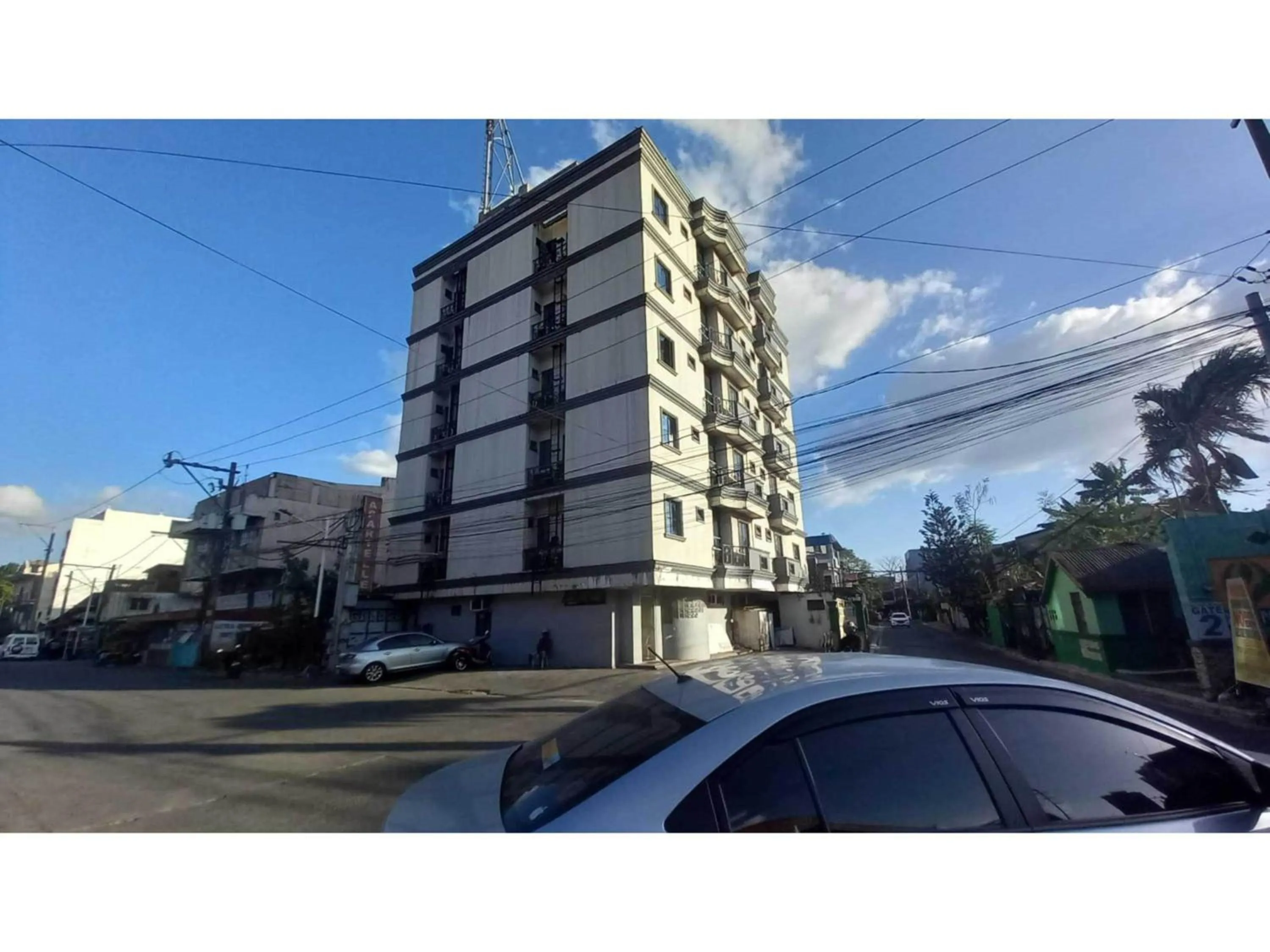 Facade/entrance in OYO 1066 Dorotello Apartelle