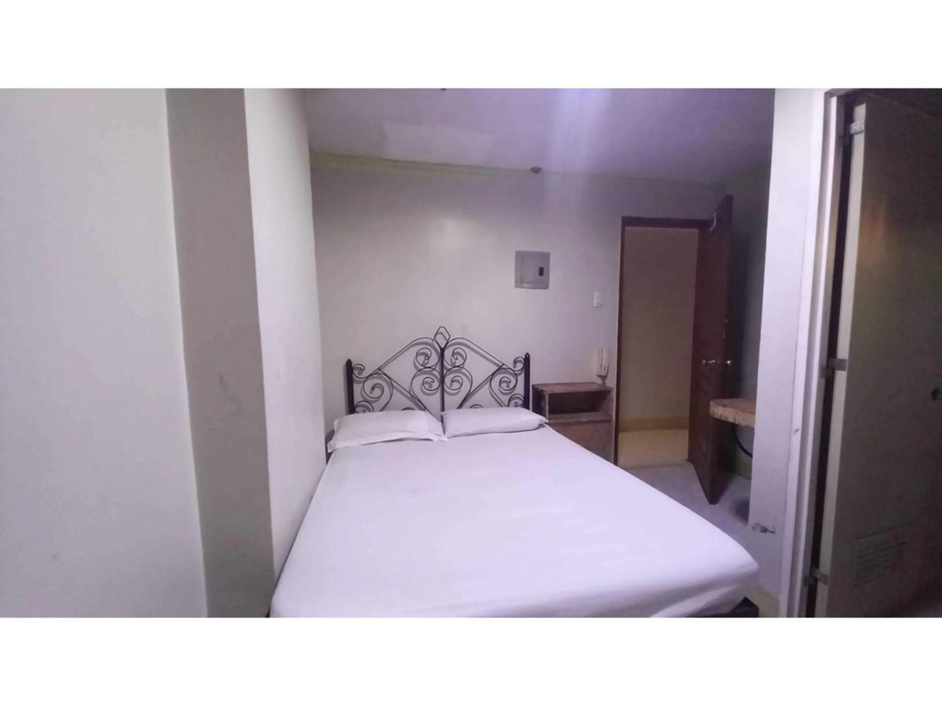 Bedroom, Bed in OYO 1066 Dorotello Apartelle