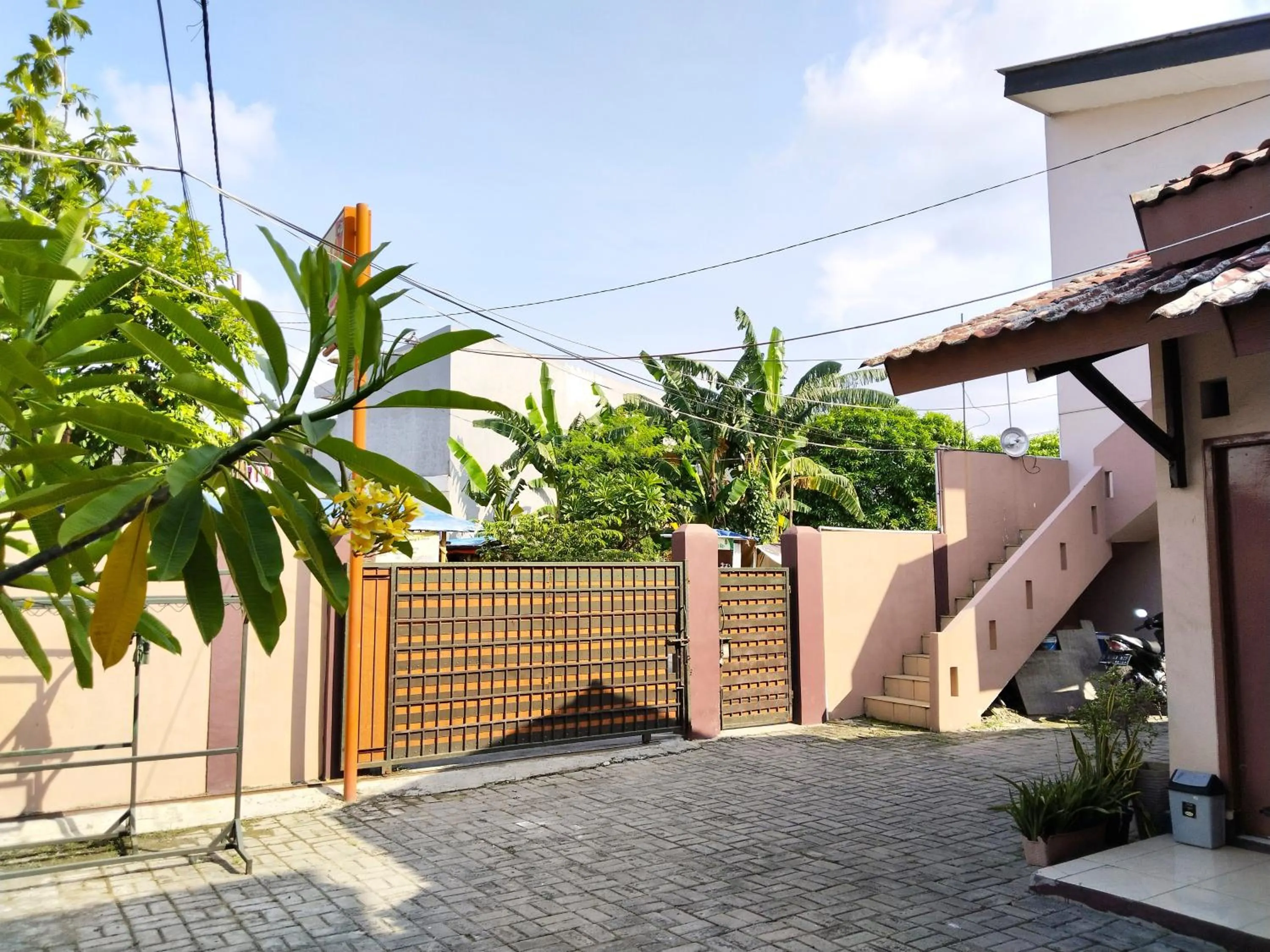 Risqia Homestay Syariah by Cocotel