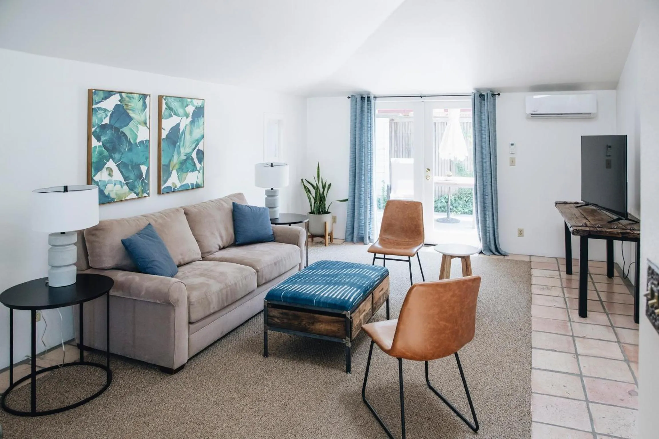 Patio in Cottage Inn & Spa