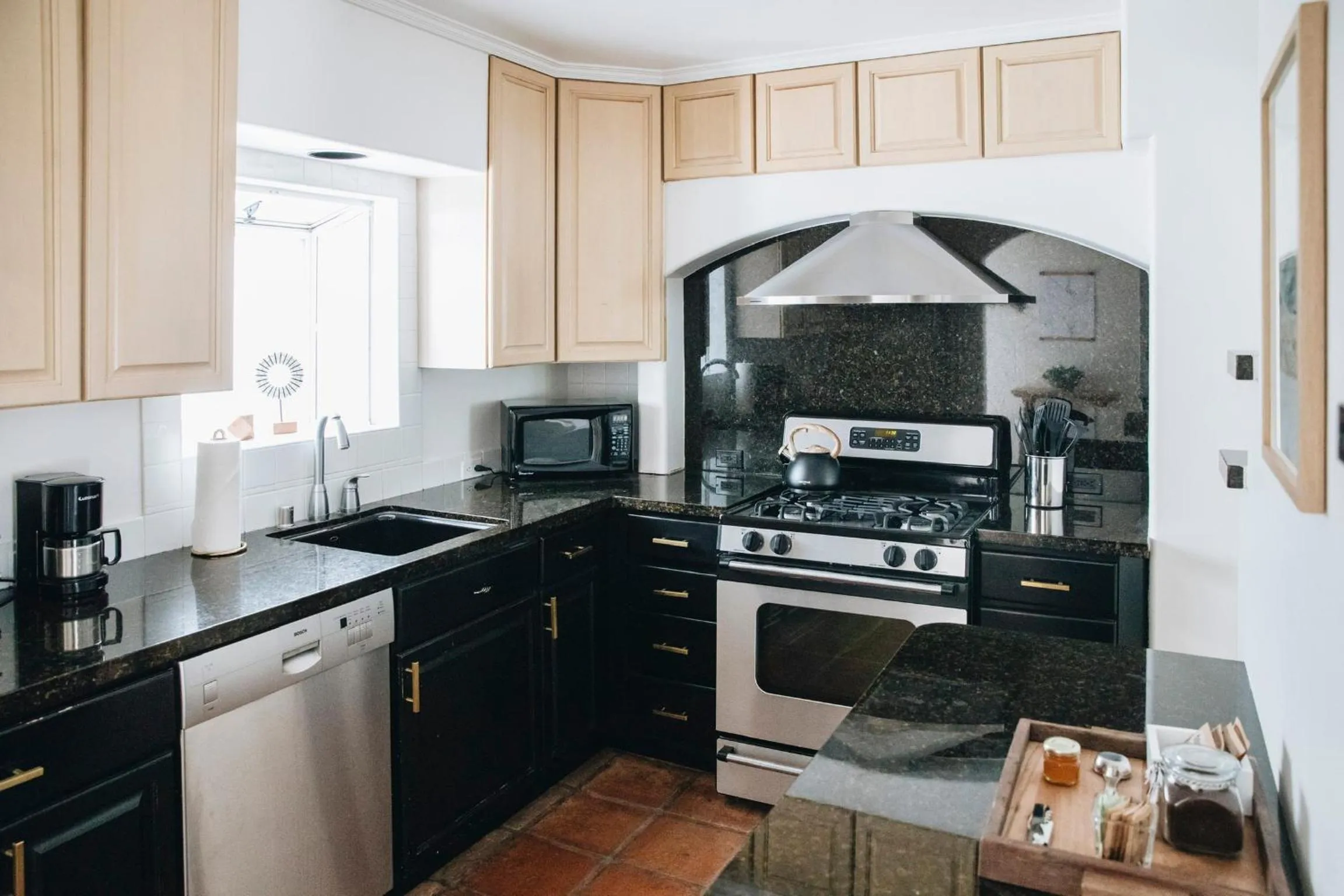 Coffee/tea facilities in Cottage Inn & Spa