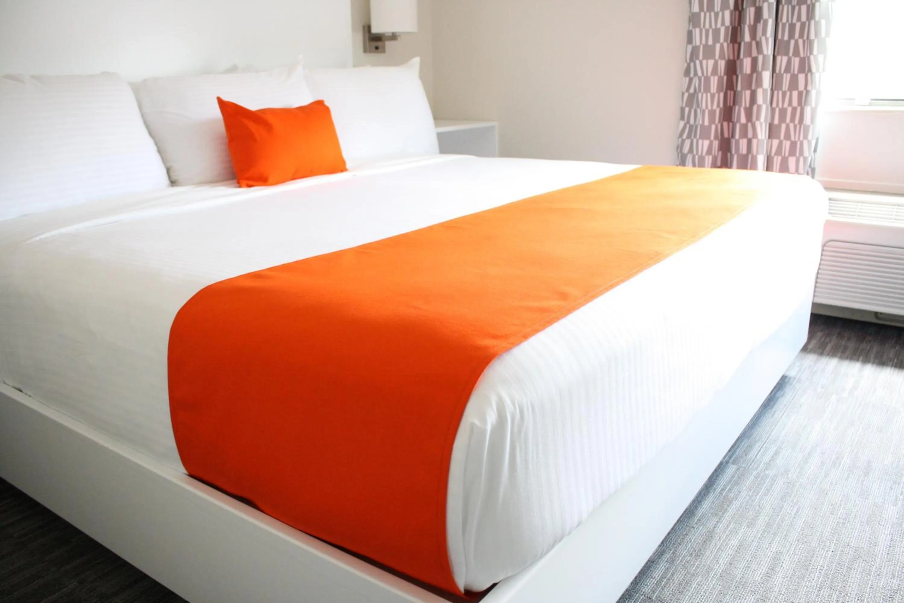 Bed in Schoenbrunn Inn