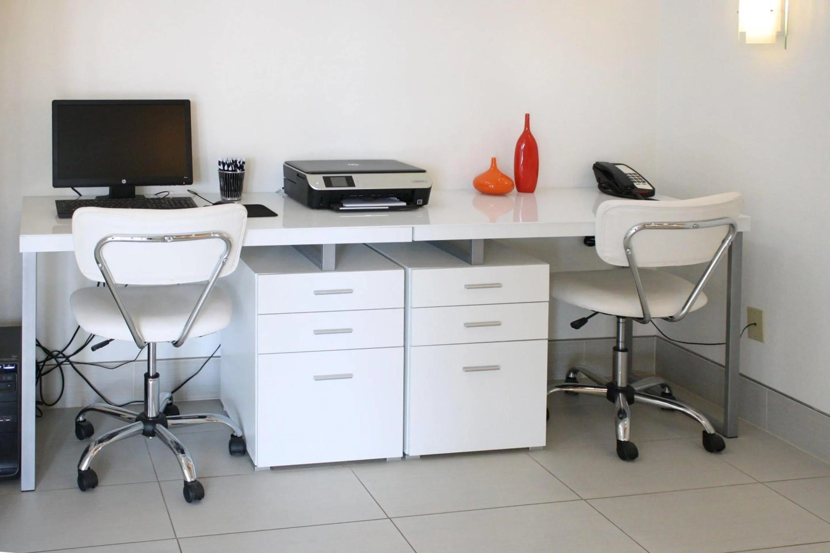 Business facilities in Schoenbrunn Inn